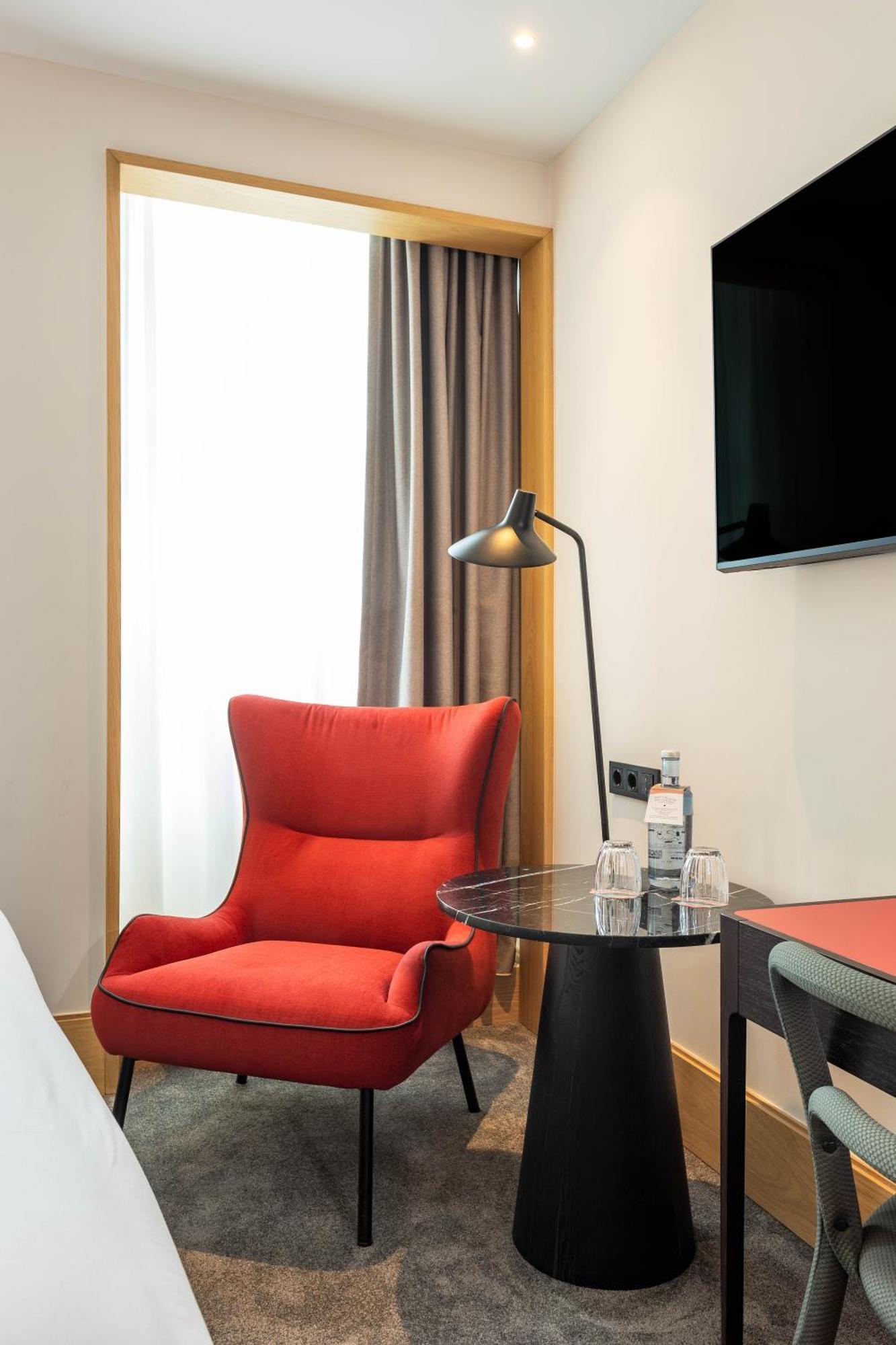 Queen Room