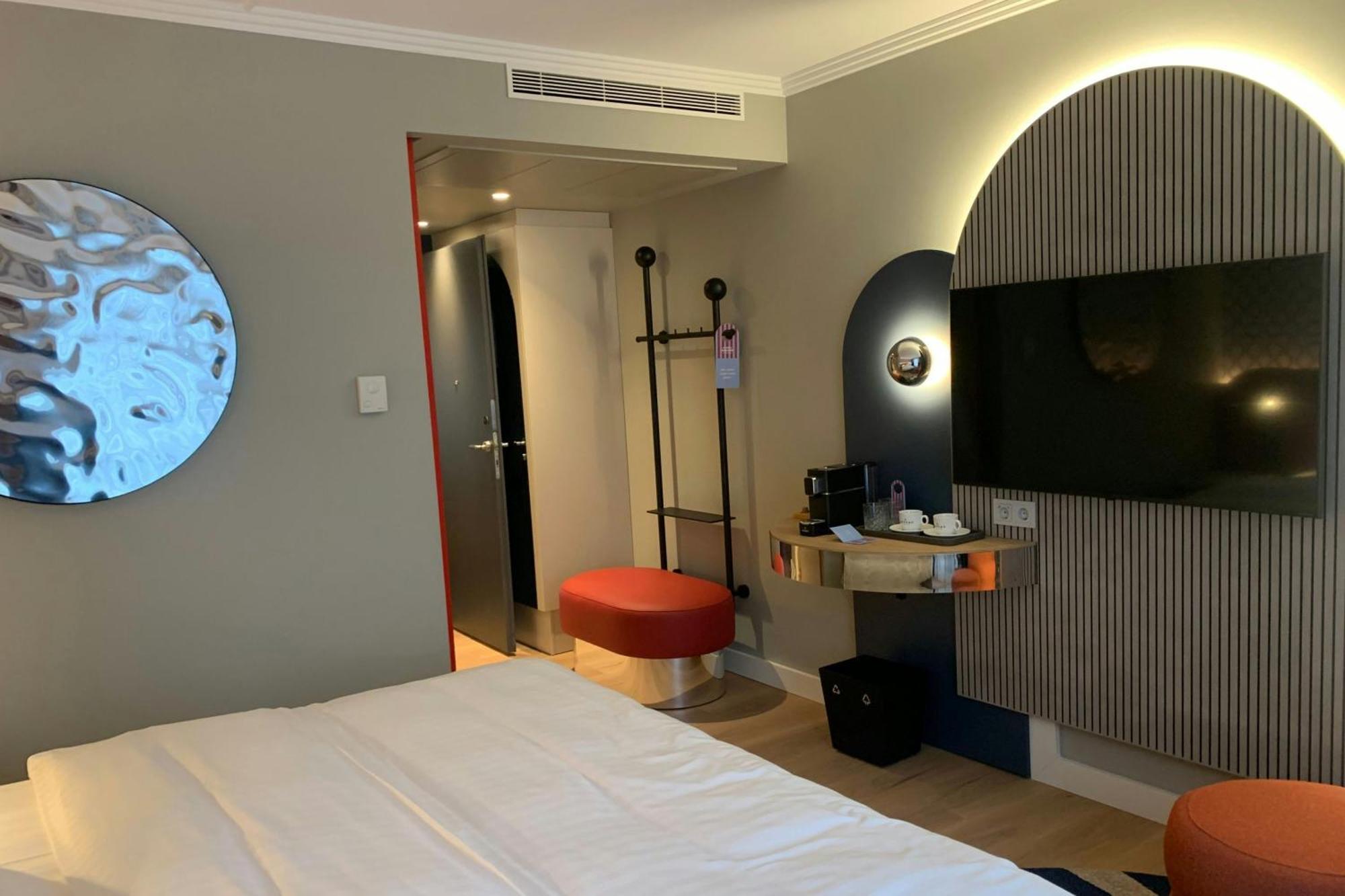 Souvenir King Room