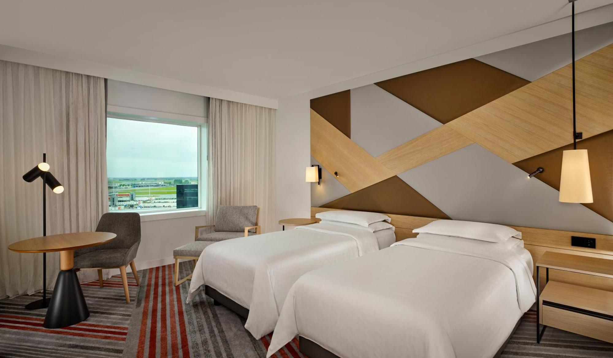 Deluxe Twin Room Two Twin Beds Airport View