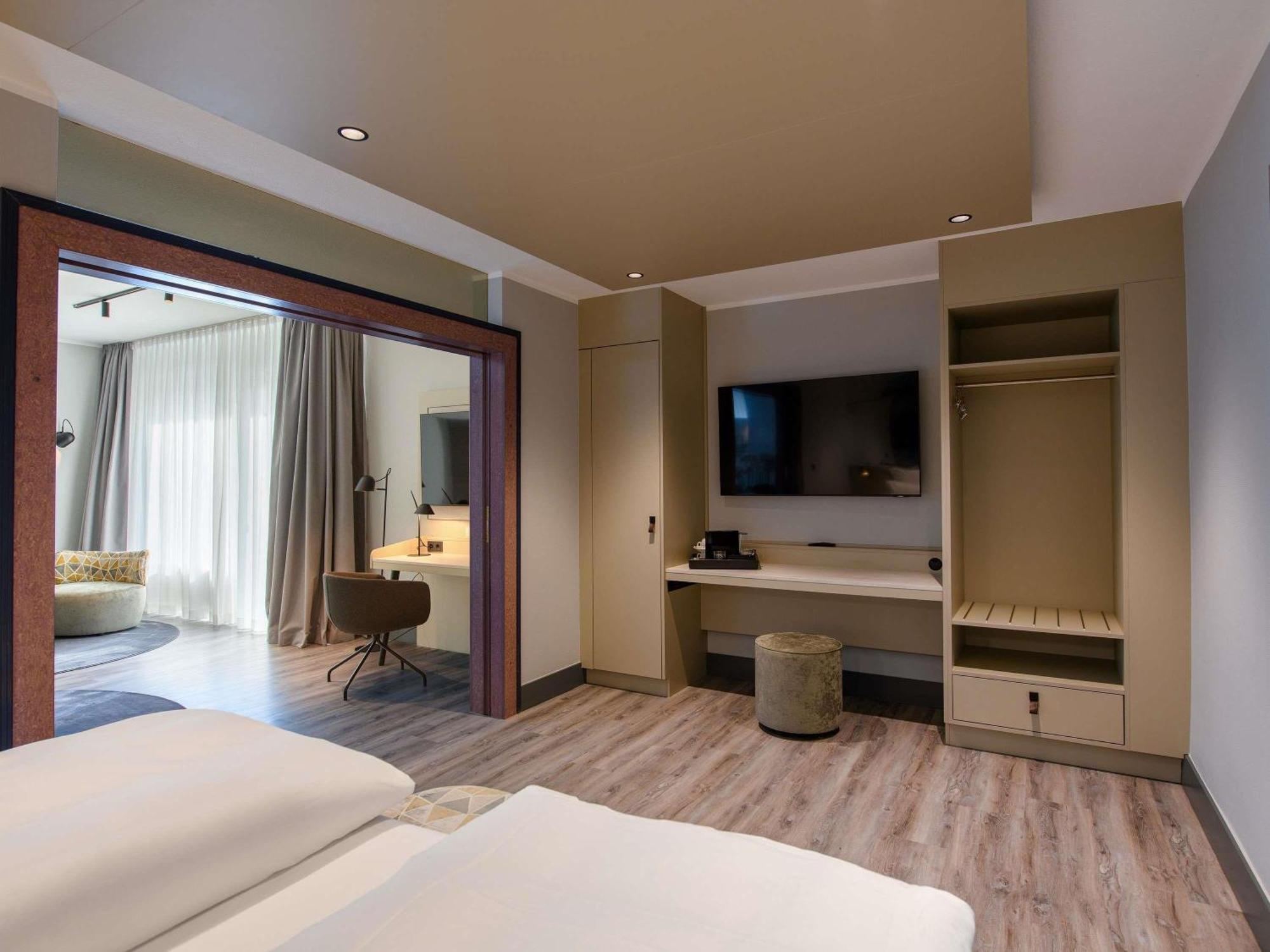 Executive Suite King bed