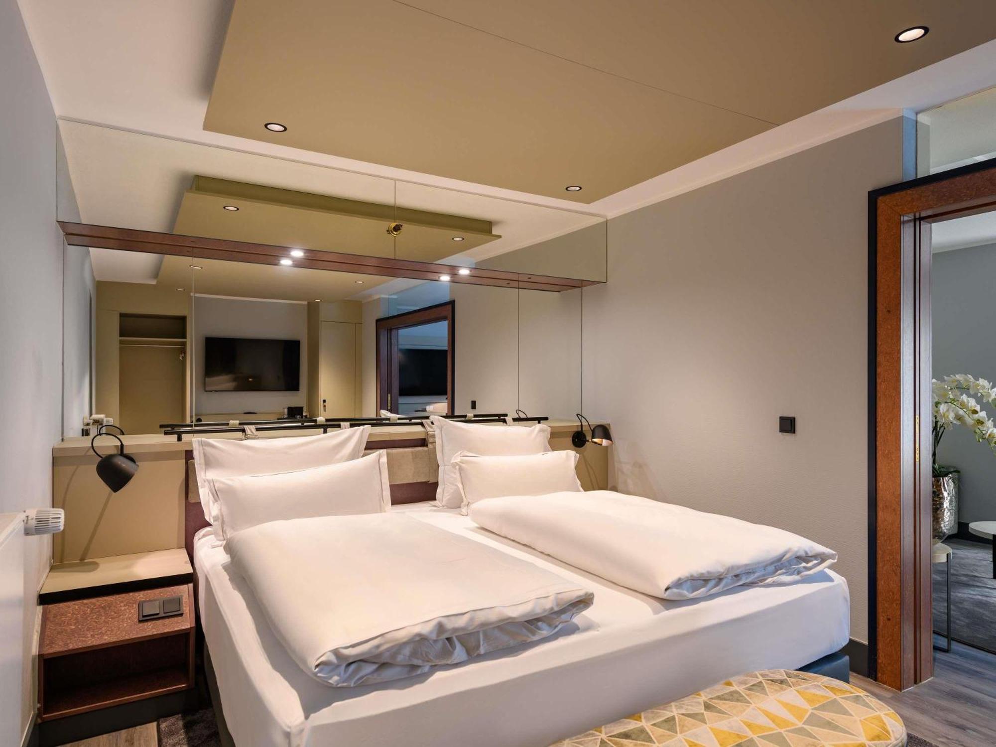 Executive Suite King bed