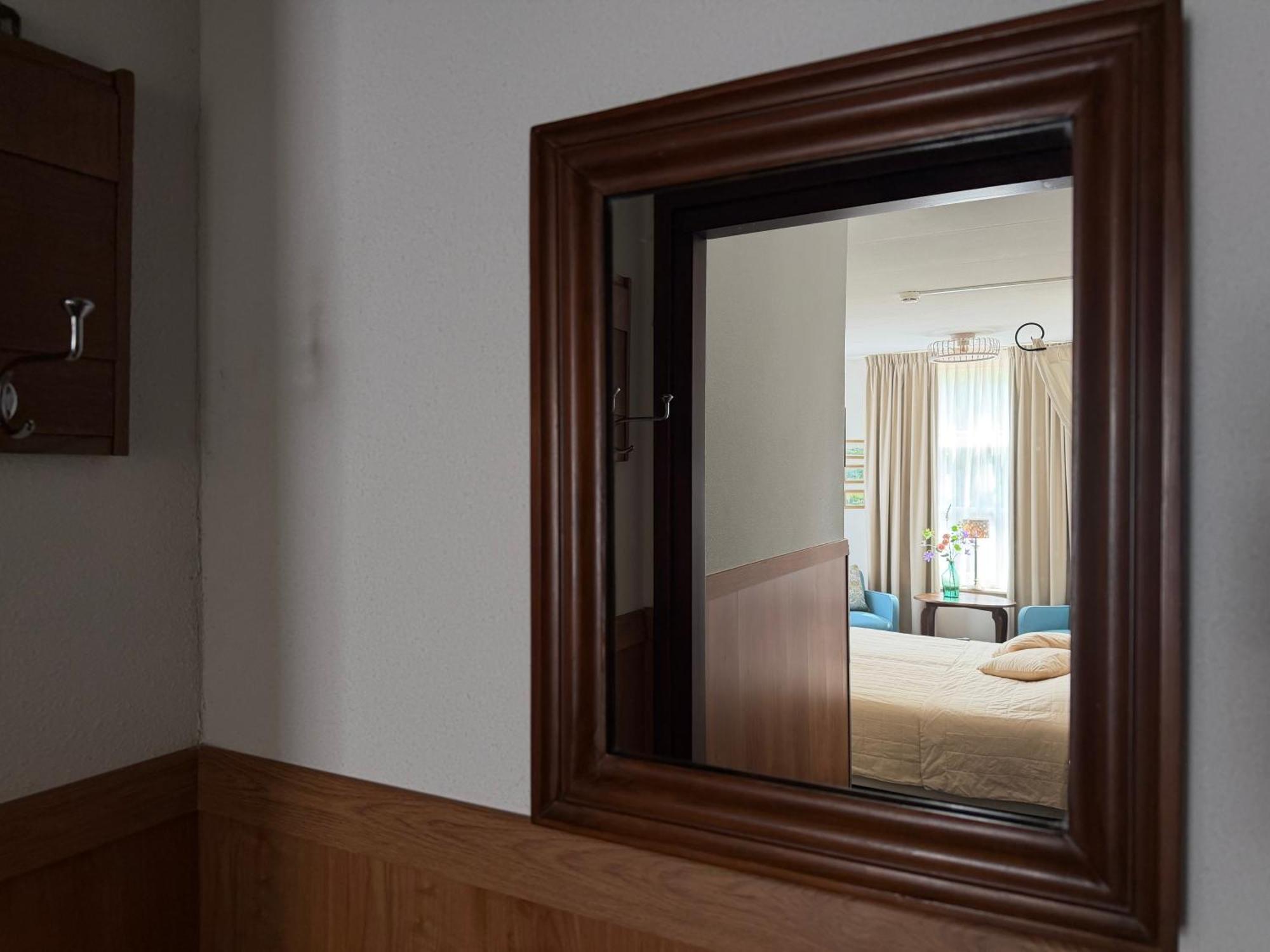 Standard Double Room Shower