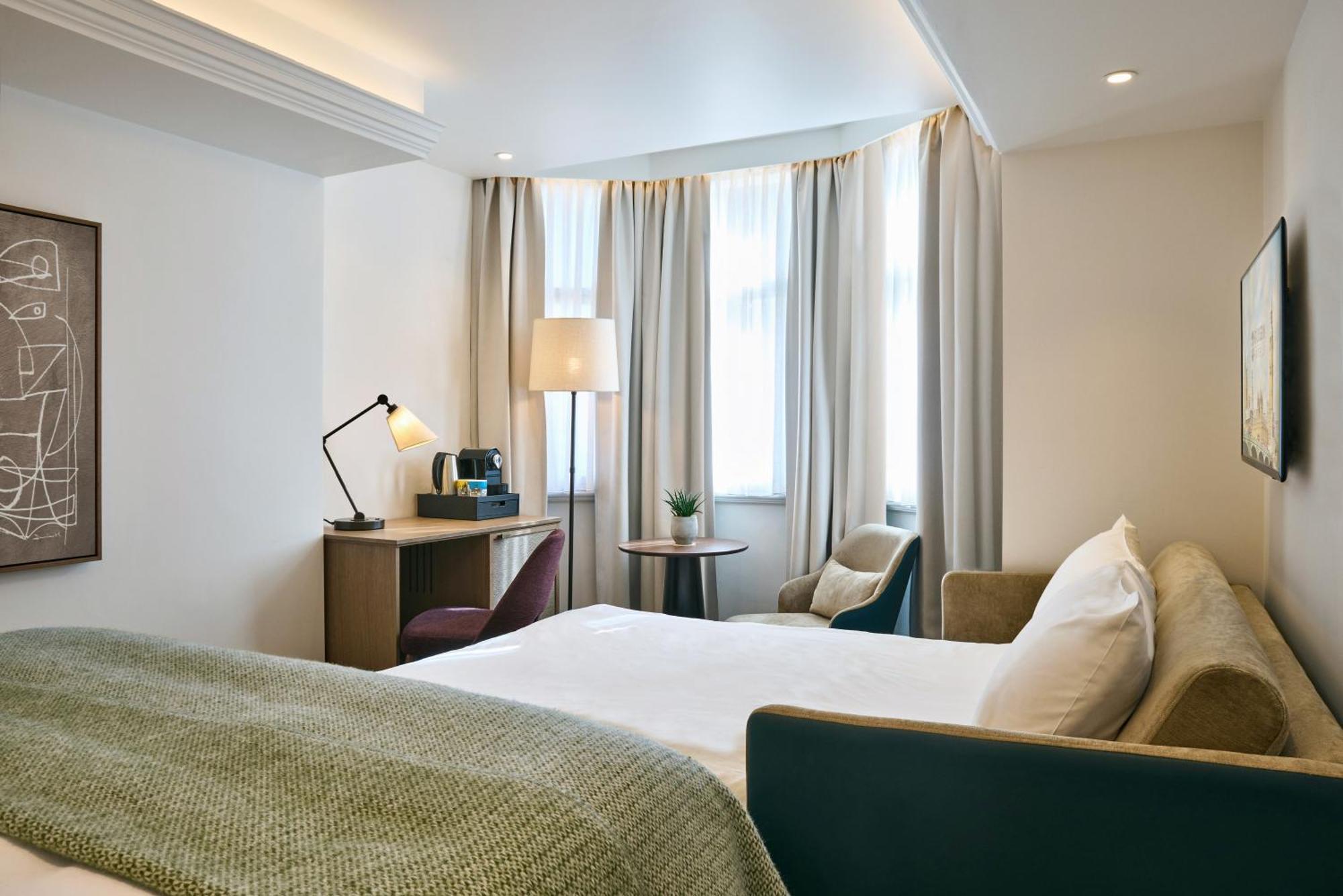 Premium Family Room