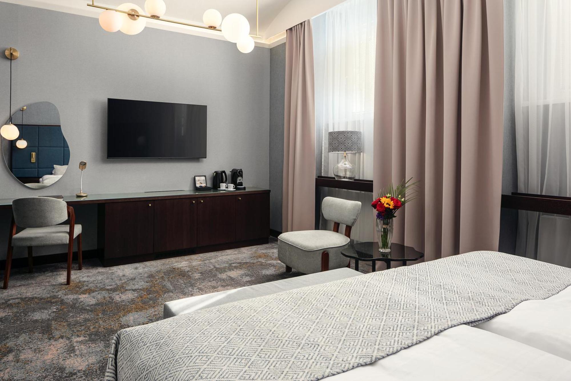 Deluxe Double or Twin Room