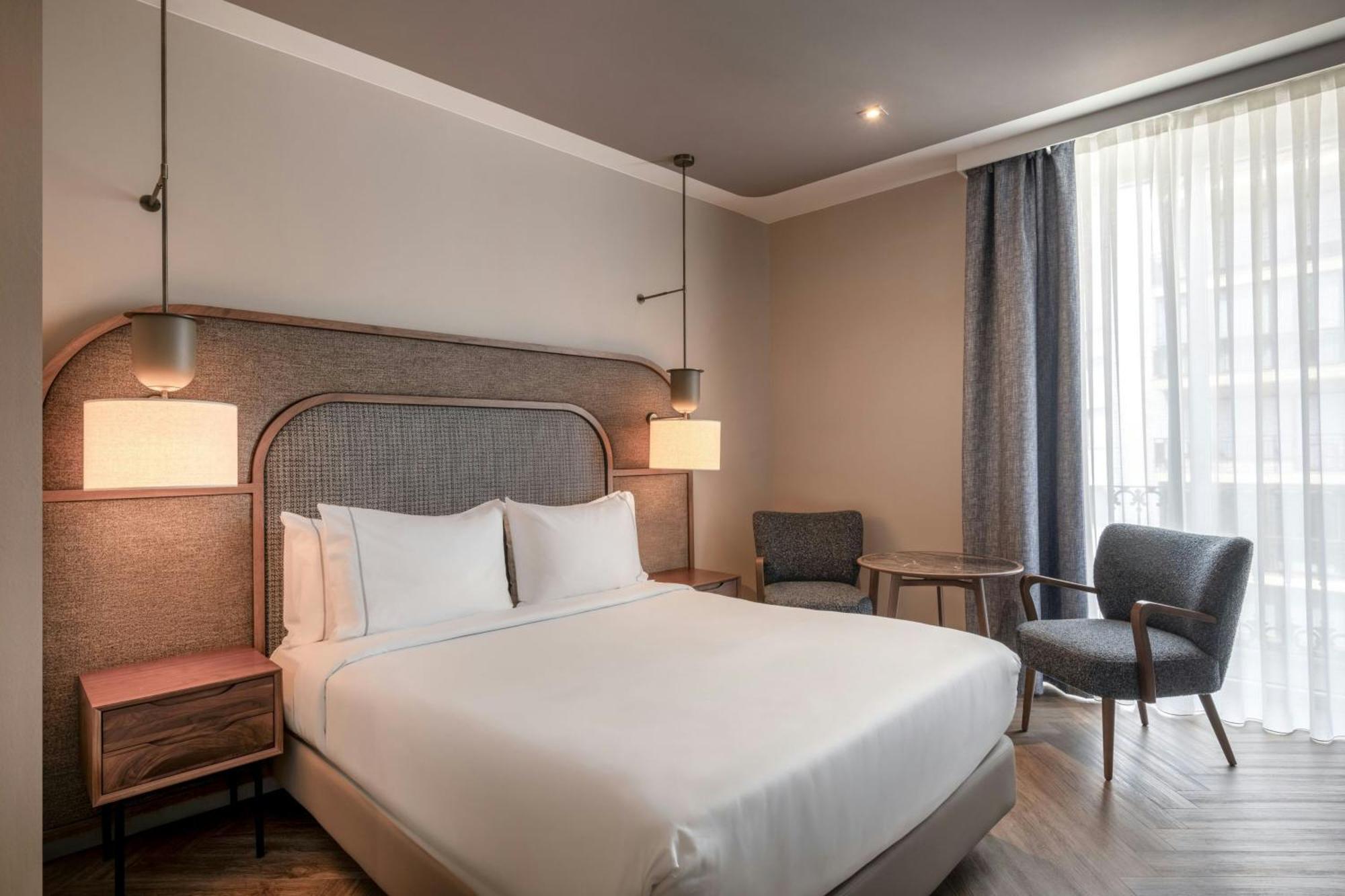 Queen Room