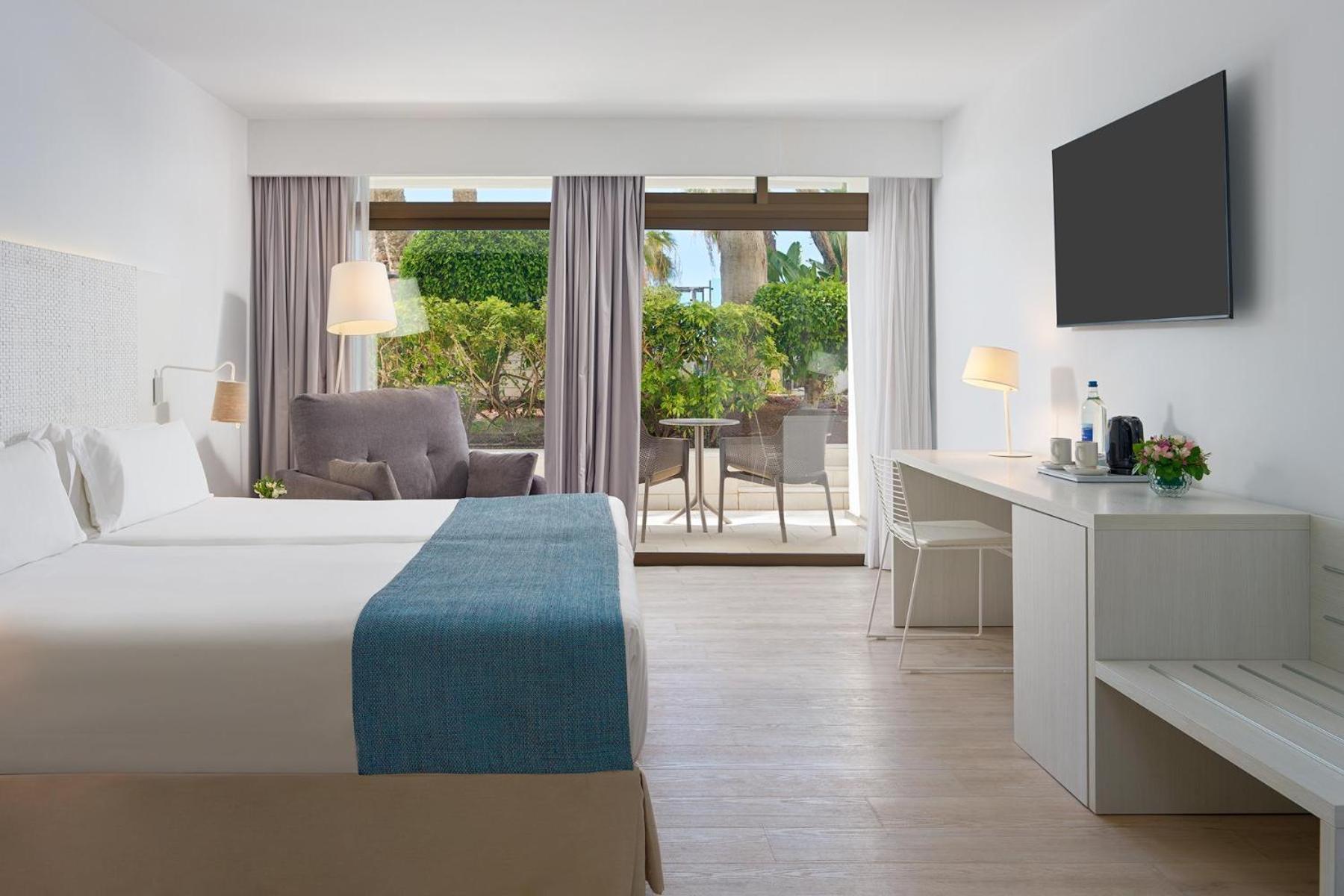 Infinity Pool Double Room
