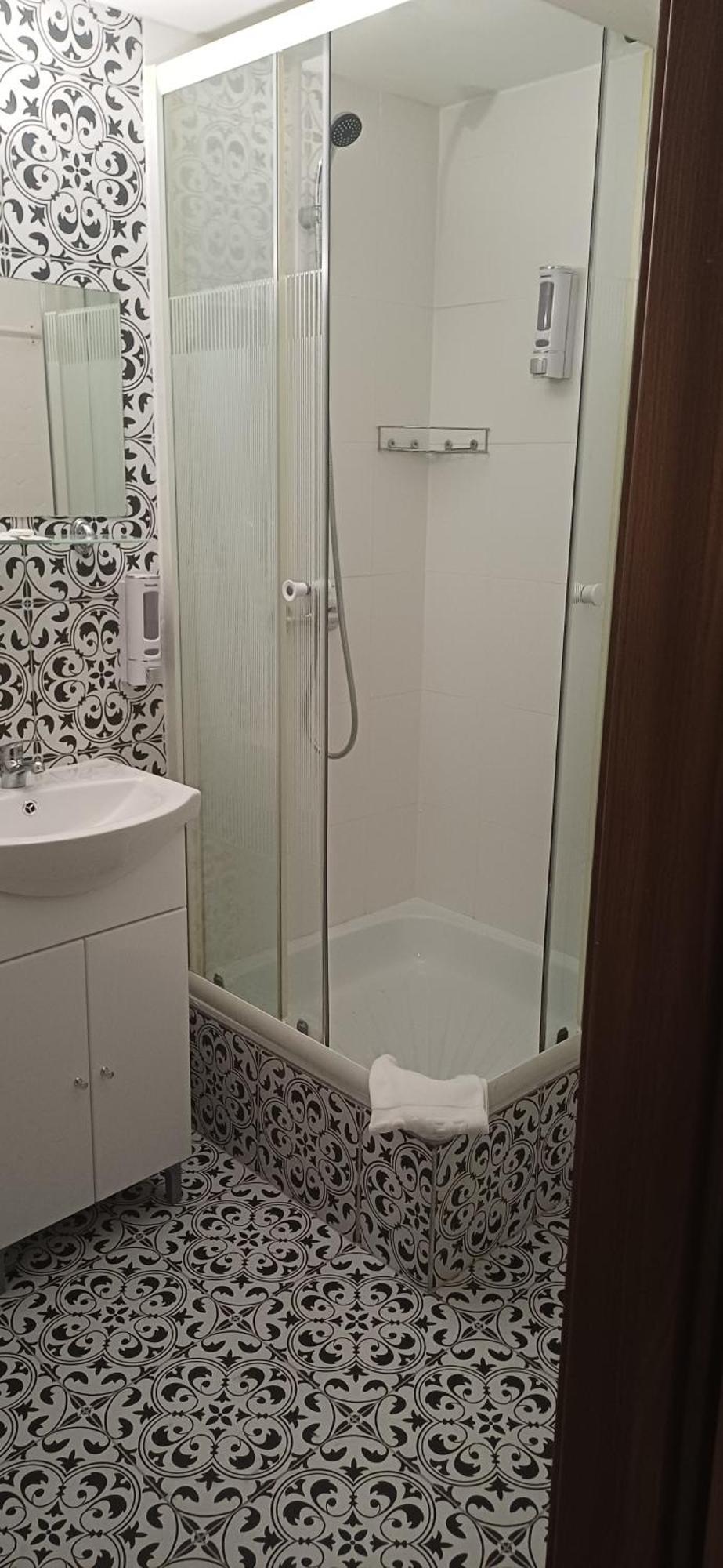 Economy Twin Room