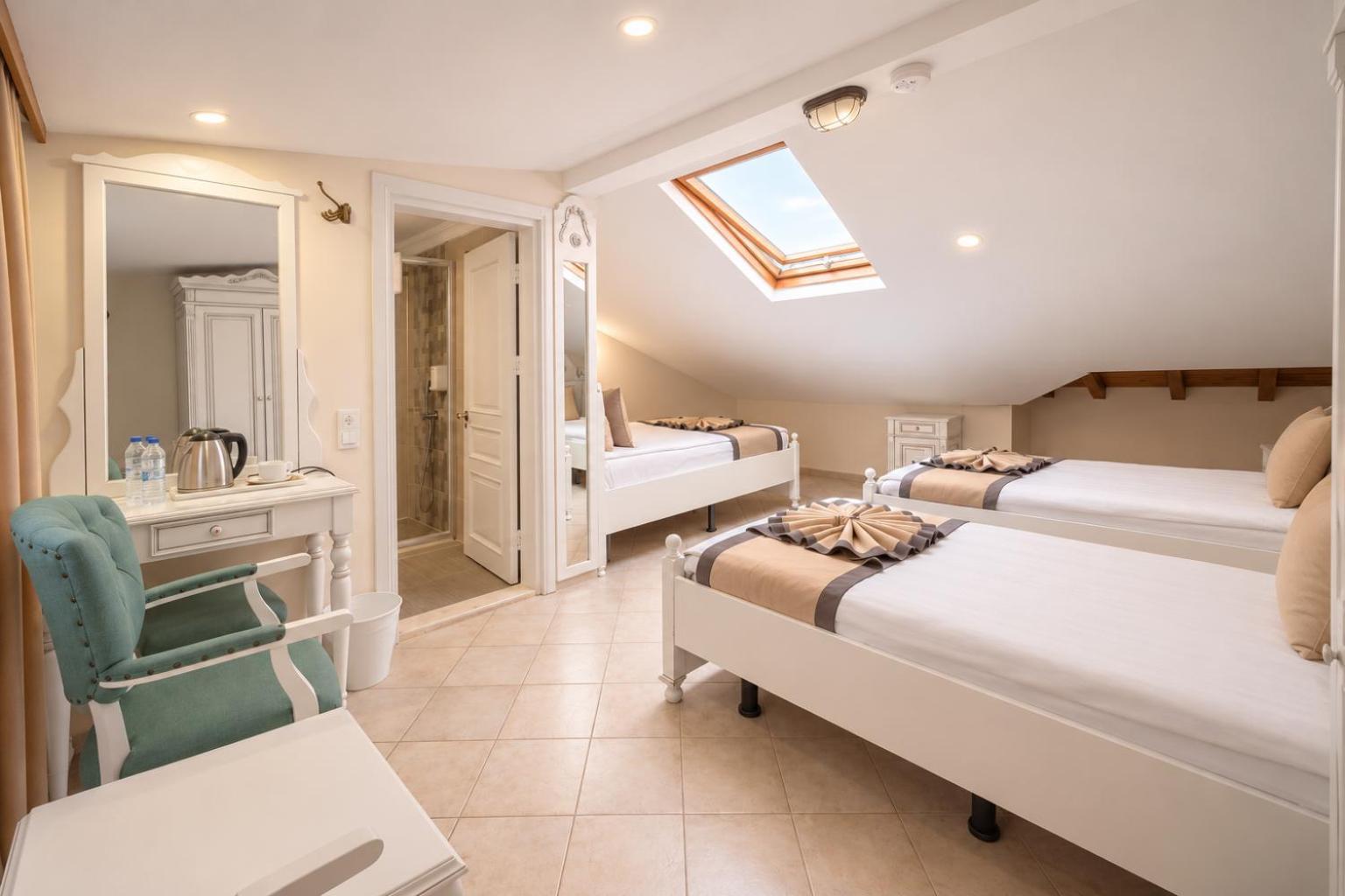 Triple Room