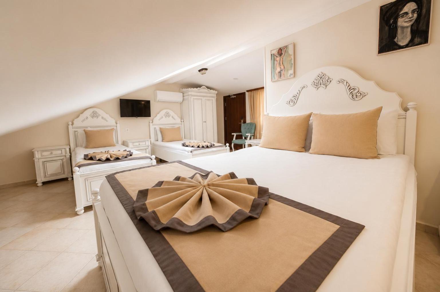 Triple Room