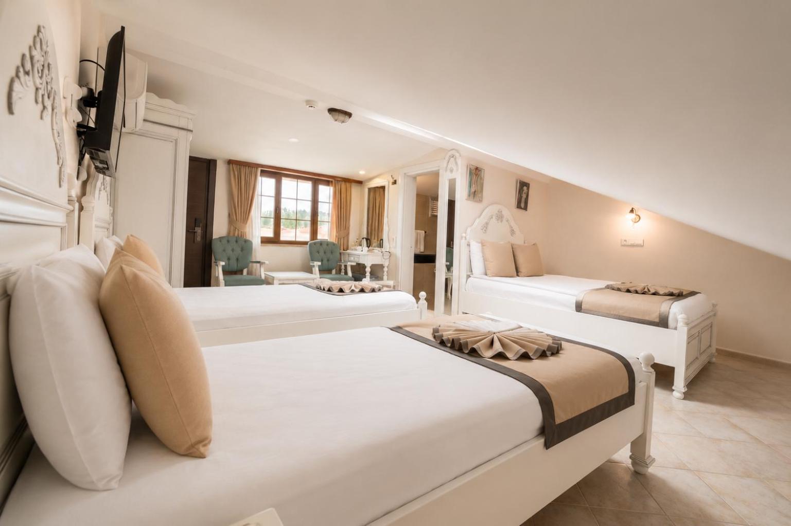 Triple Room