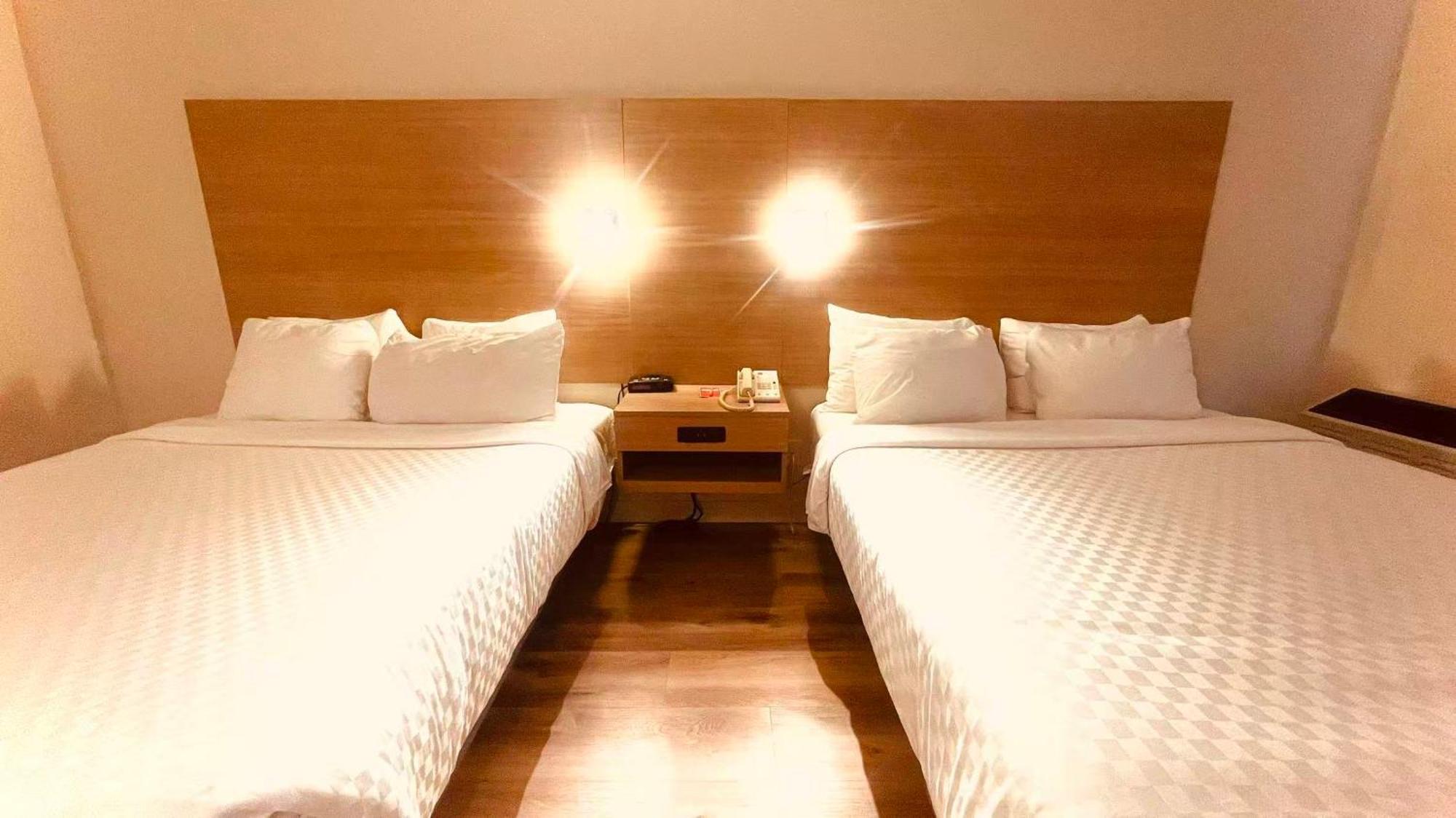 Queen Room Two Queen Beds Non-Smoking