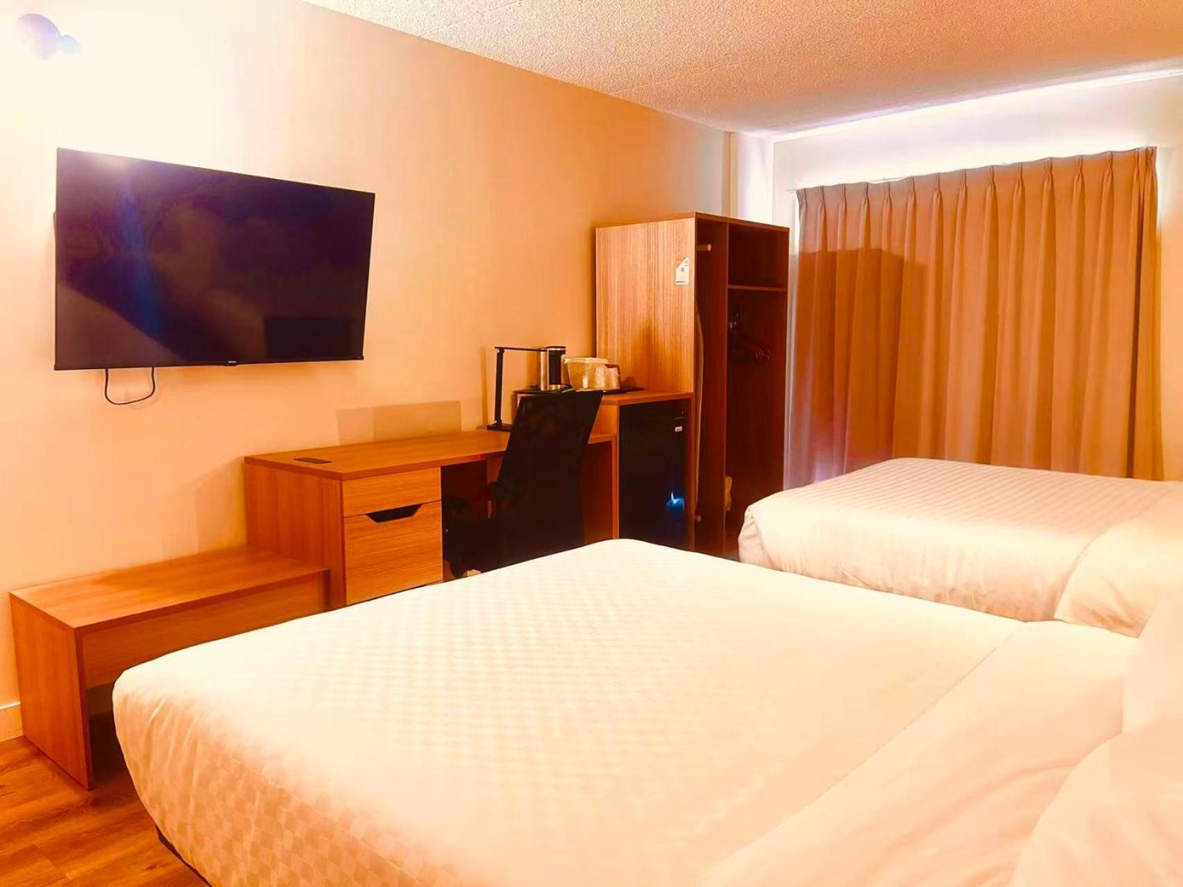 Queen Room Two Queen Beds Non-Smoking