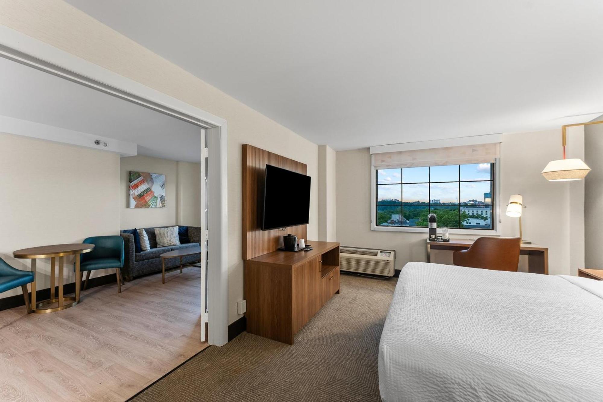 Standard King Suite