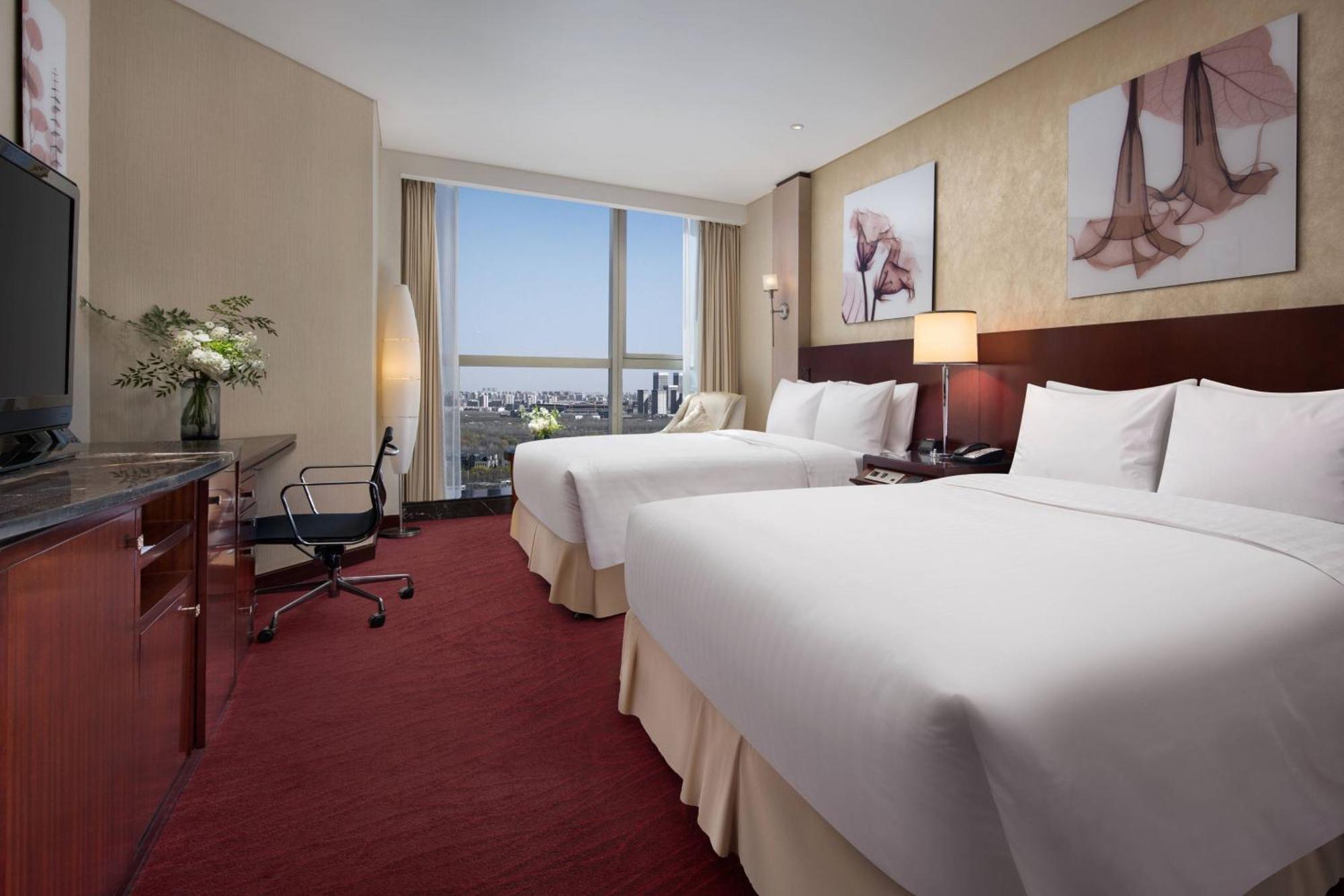 Deluxe Room Guest room 2 Double City view