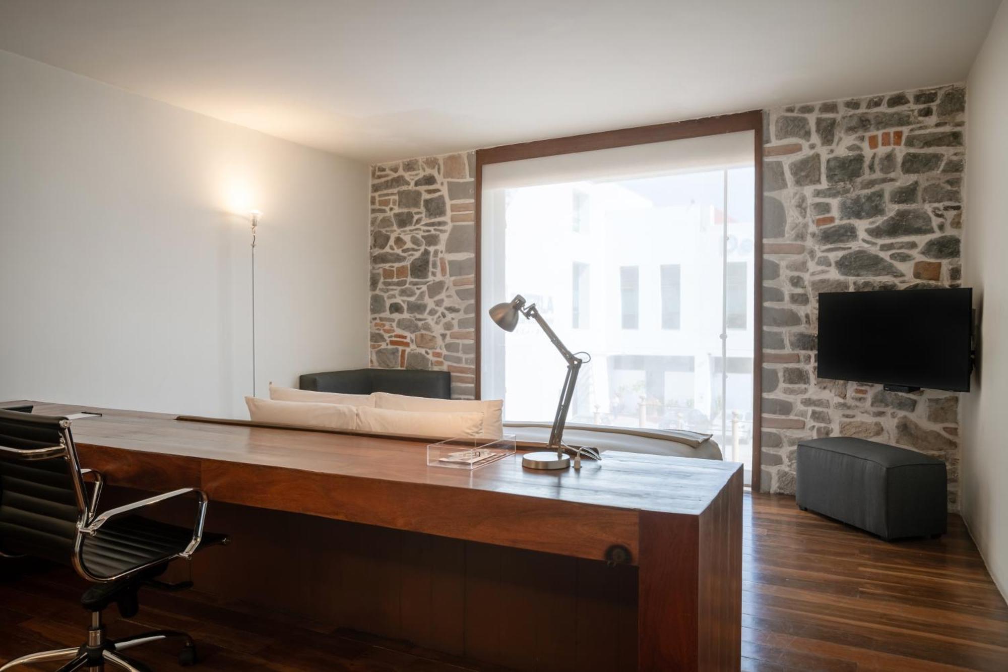 Corner Suite
