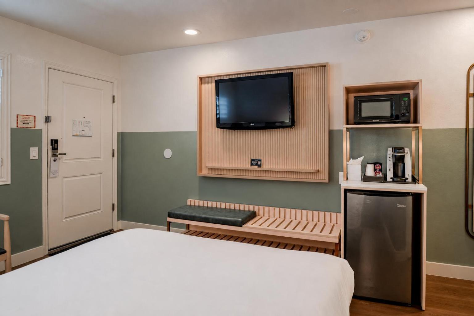 Queen Room