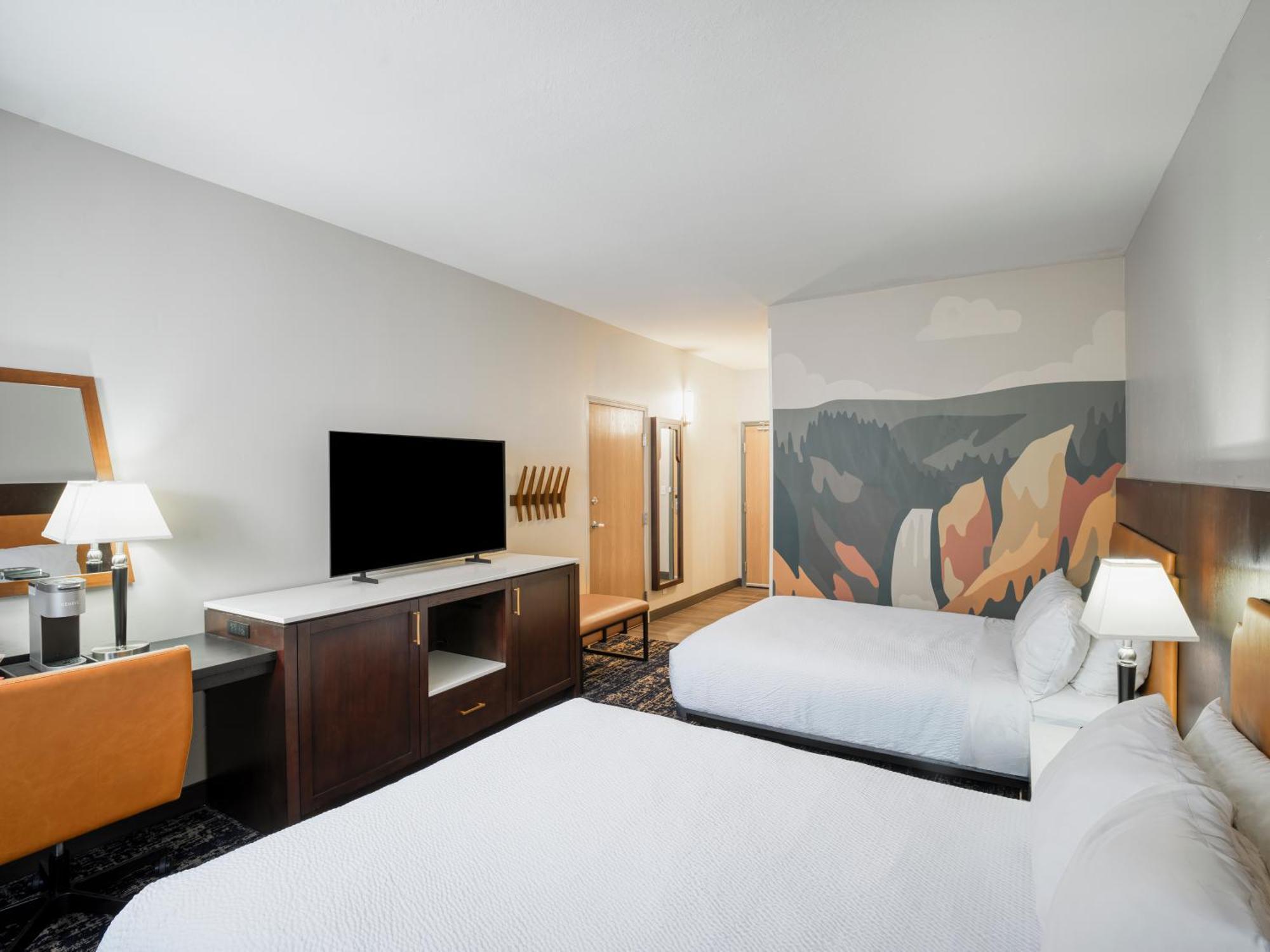 Deluxe Queen Room