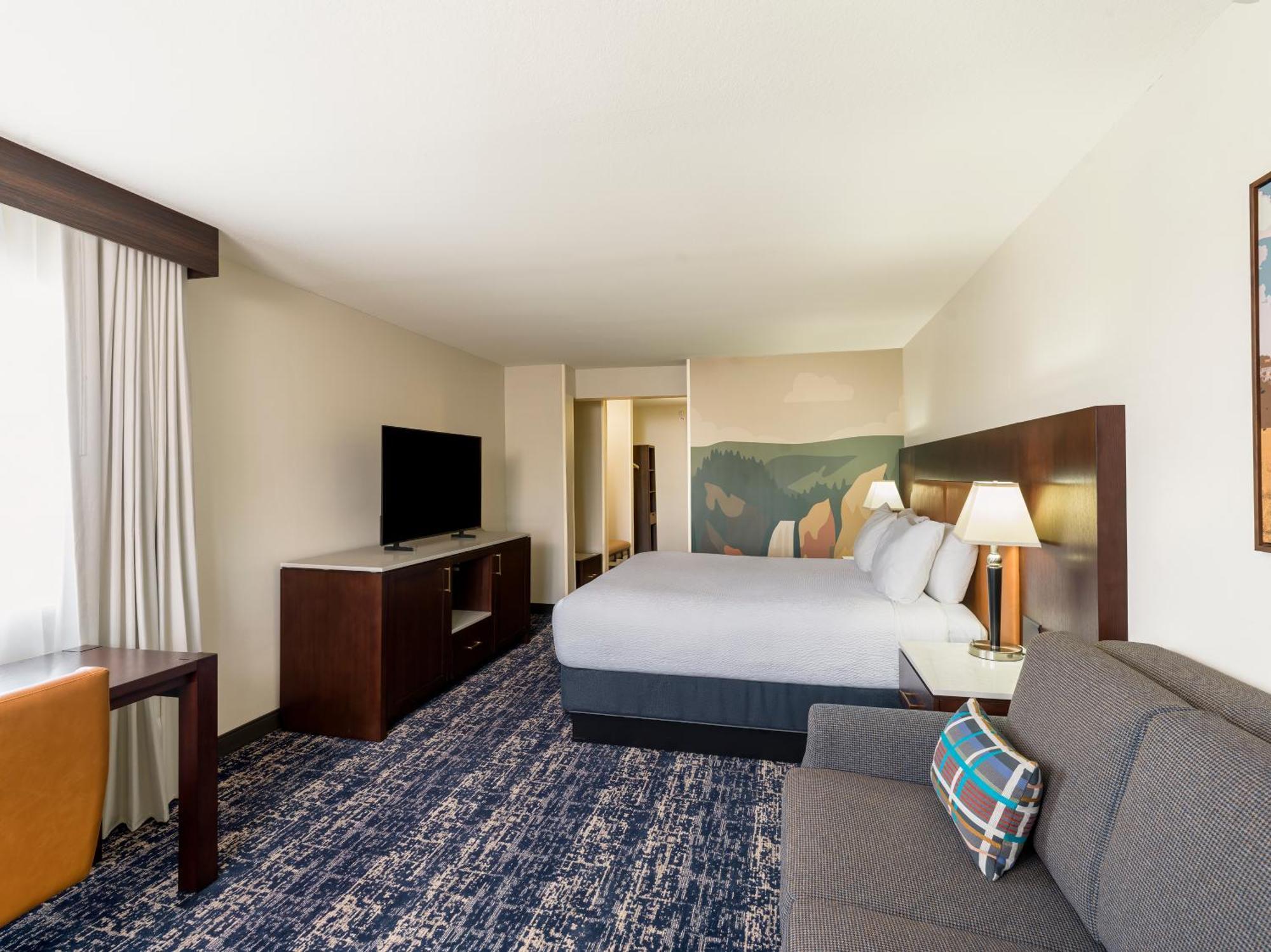 Deluxe King Room