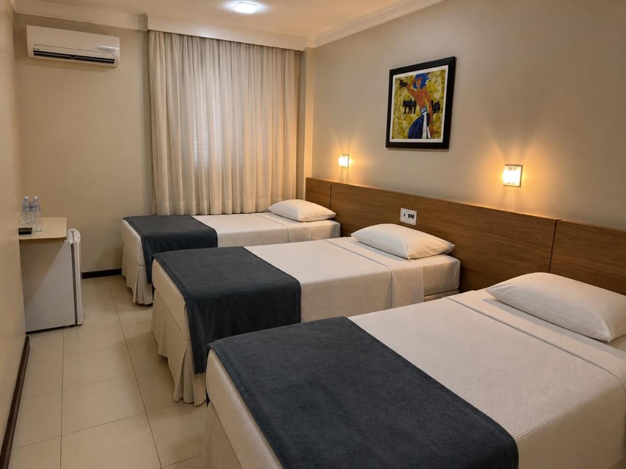 Luxury Triple Room 3 Single Beds
