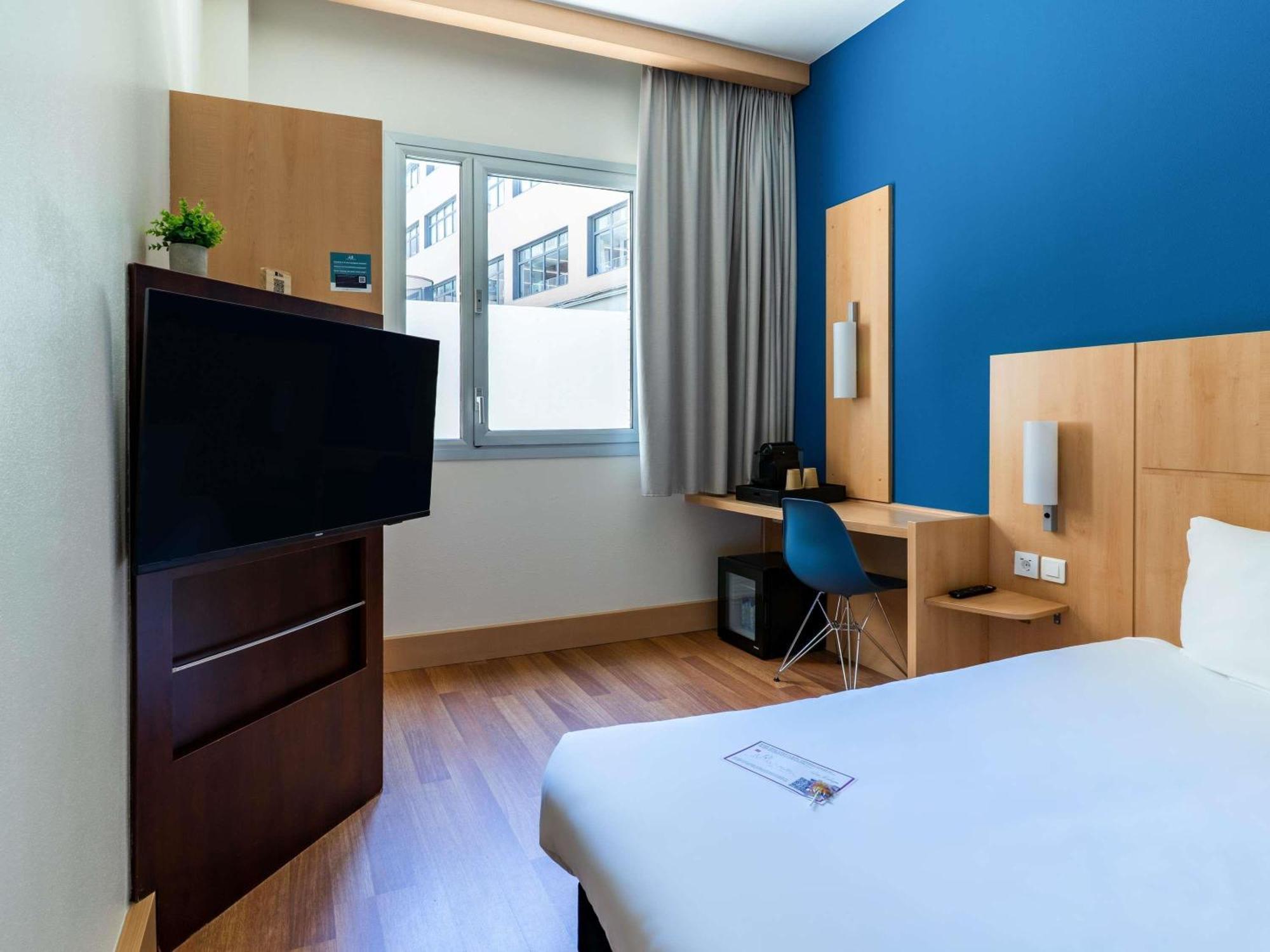 Standard Double Room Mobility Accessible