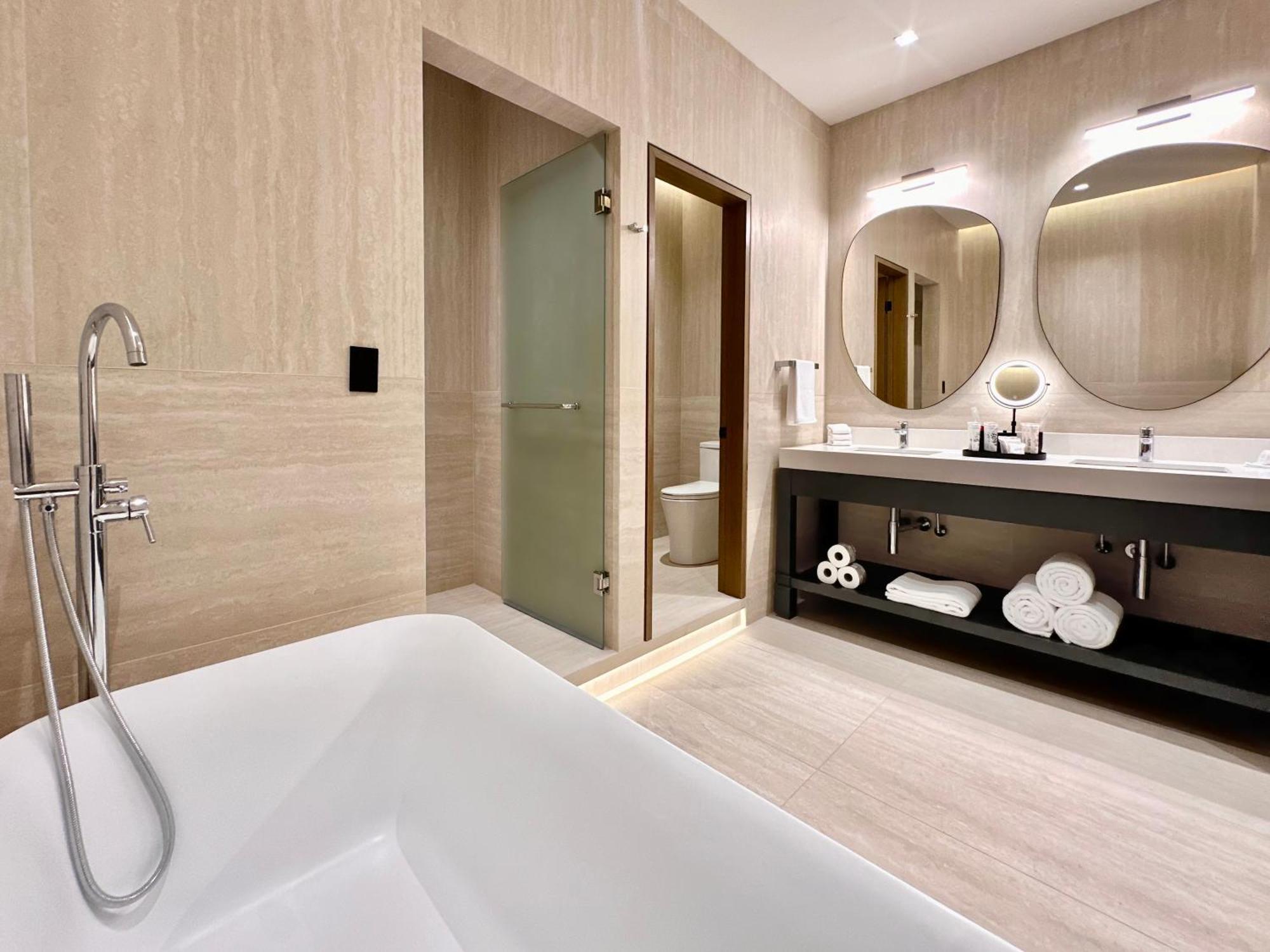 Suite City View