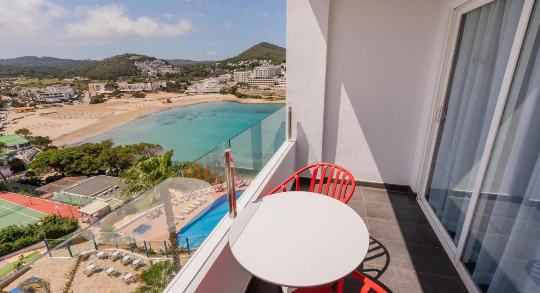 Deluxe Double Room Beach View