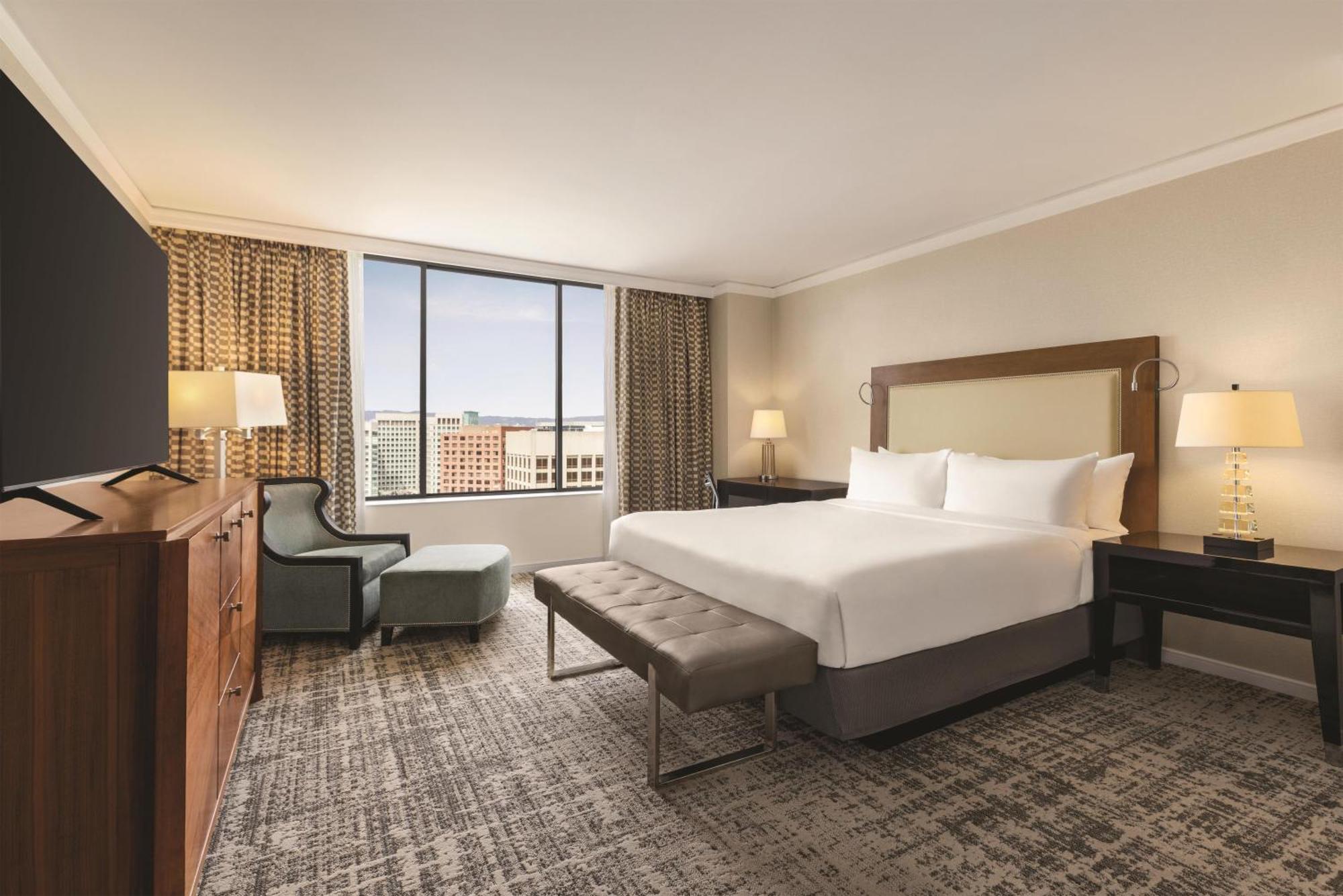 King Room Roll Shower City or Mountain View Mobility Accessible