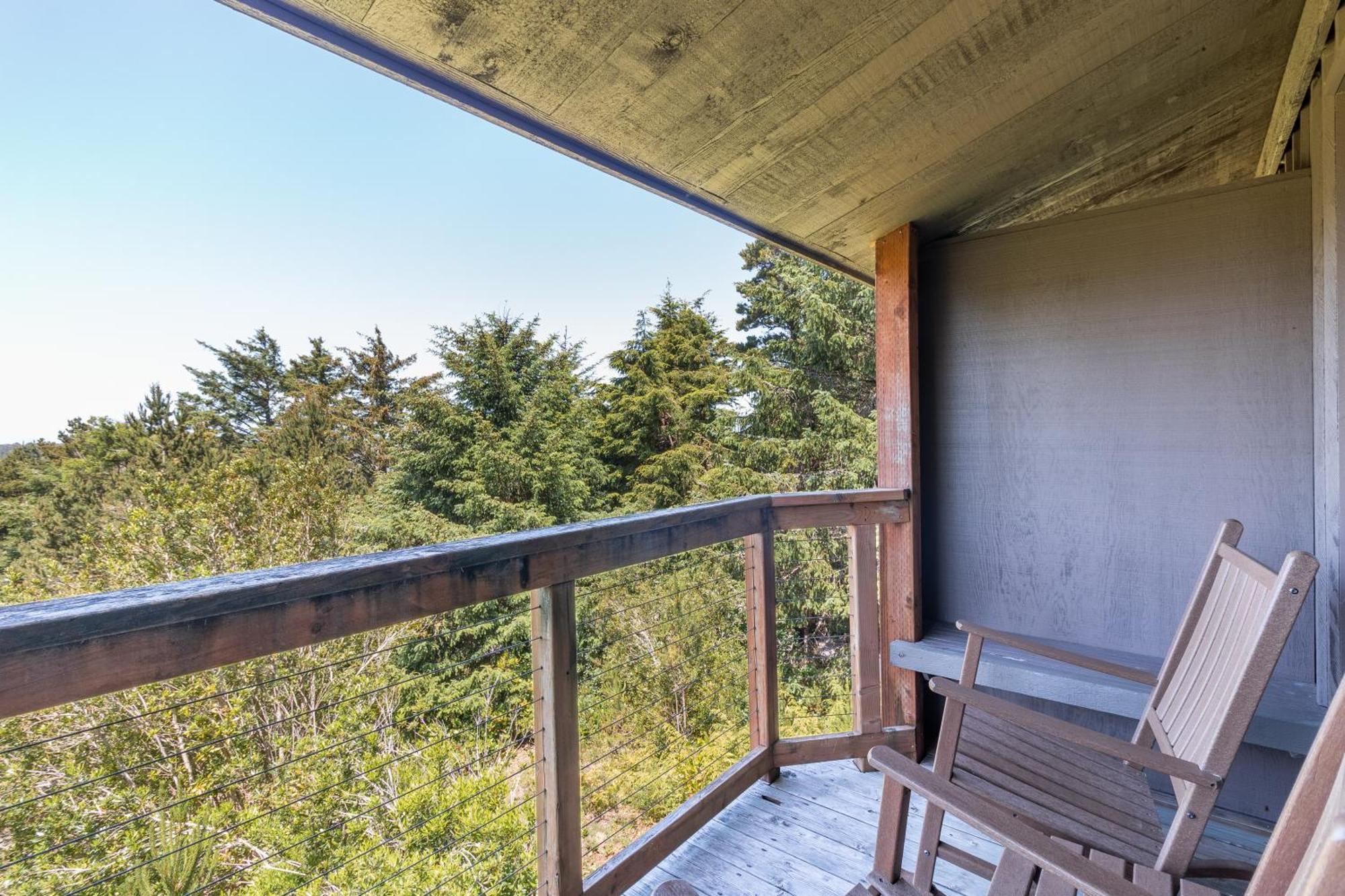 Deluxe King Room Nature View