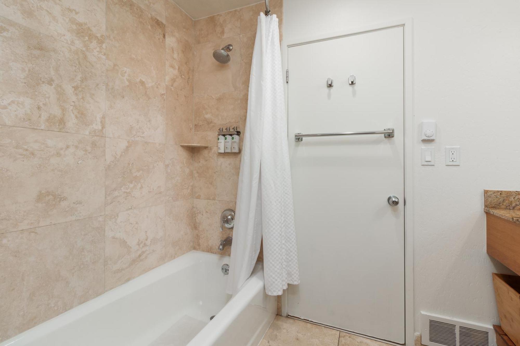 Deluxe King Room Nature View