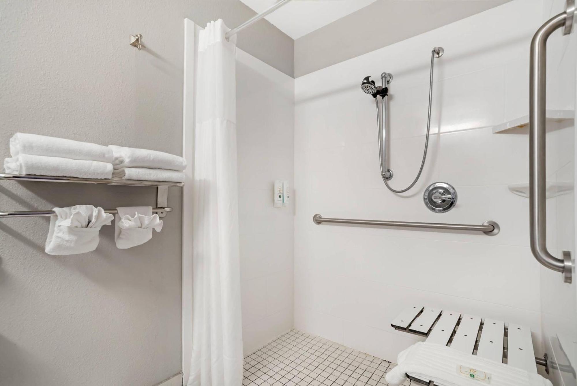 Queen Suite Two Queen Beds Disability Access or Non-Smoking