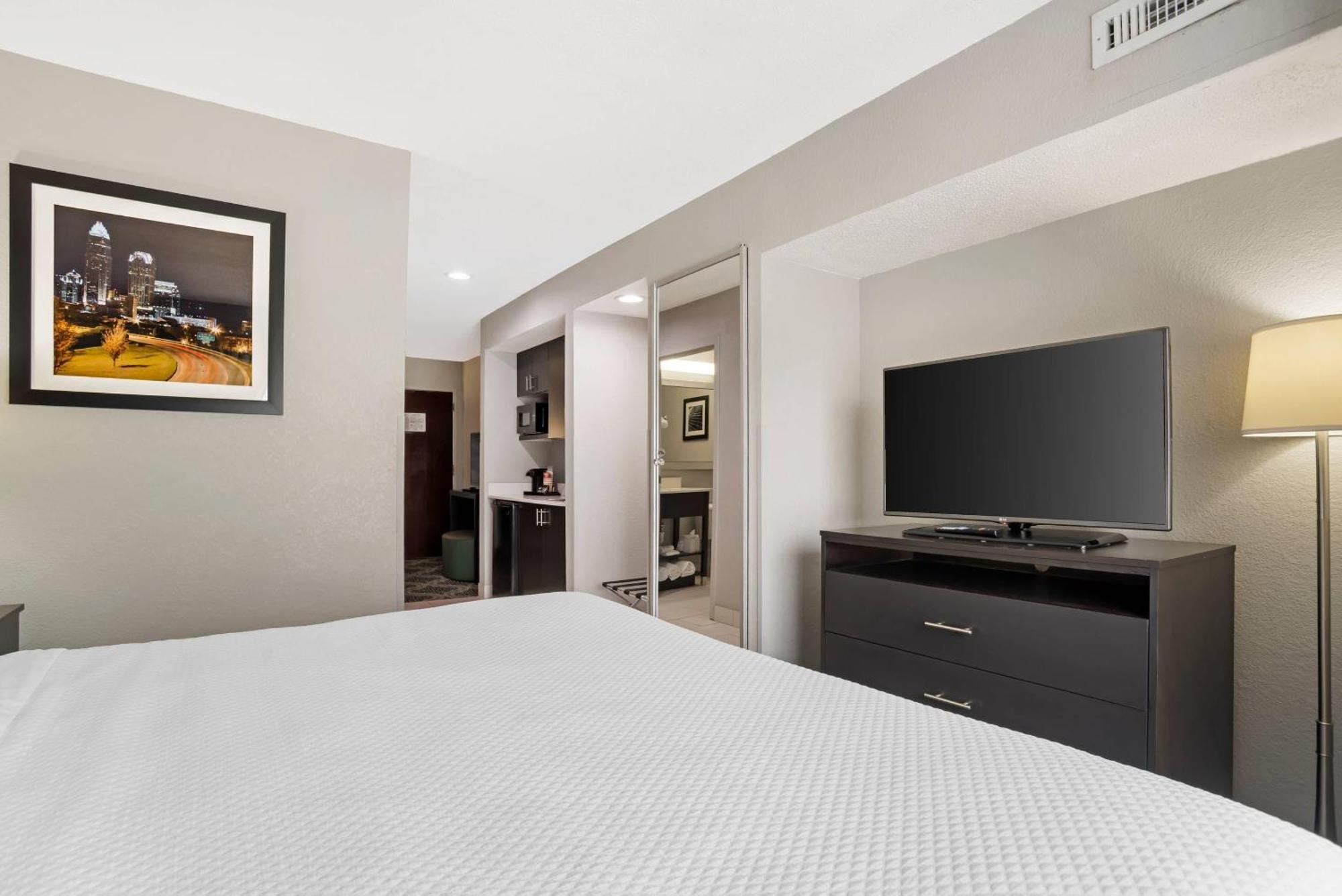 King Suite Non-Smoking