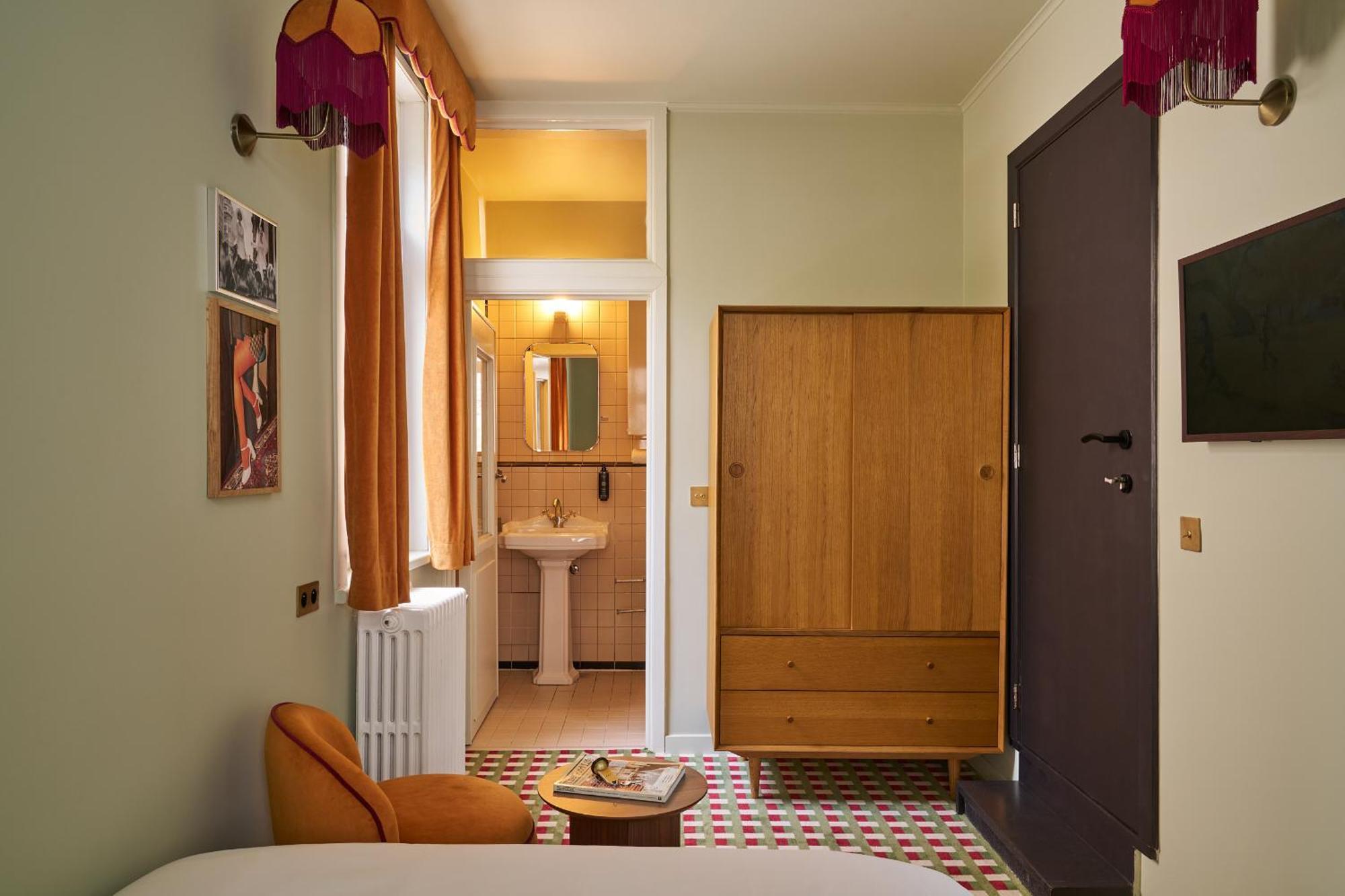 Single Room Newly Renovated