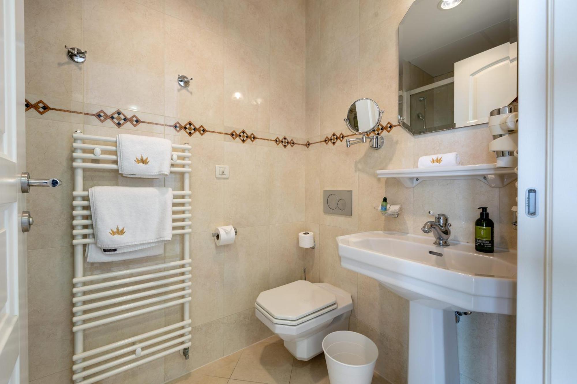 Deluxe King Suite Balcony