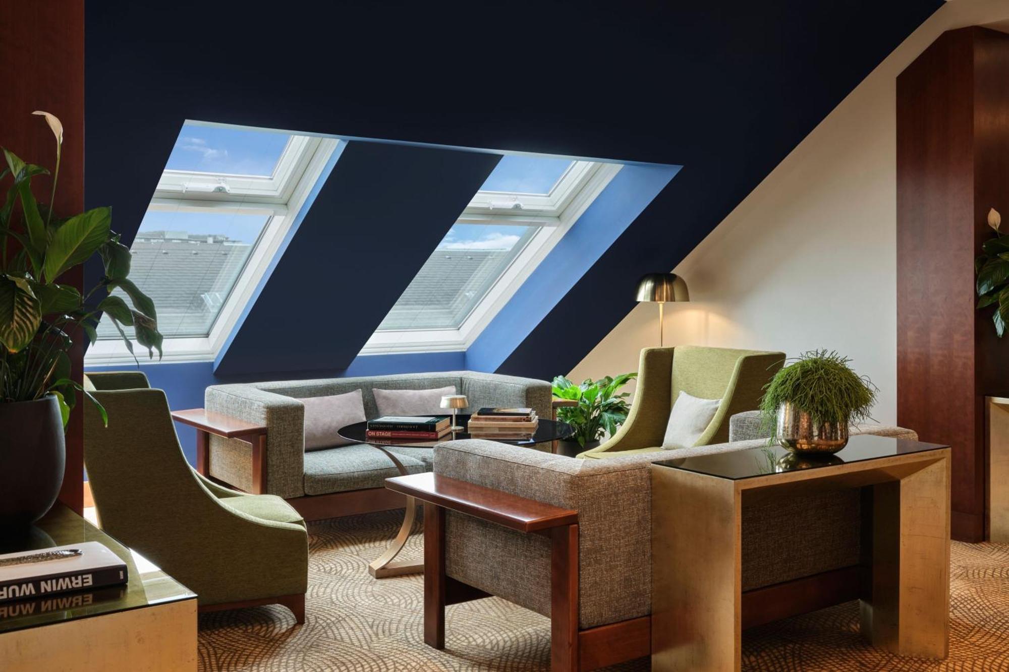 Premium Executive Room Club Lounge Access