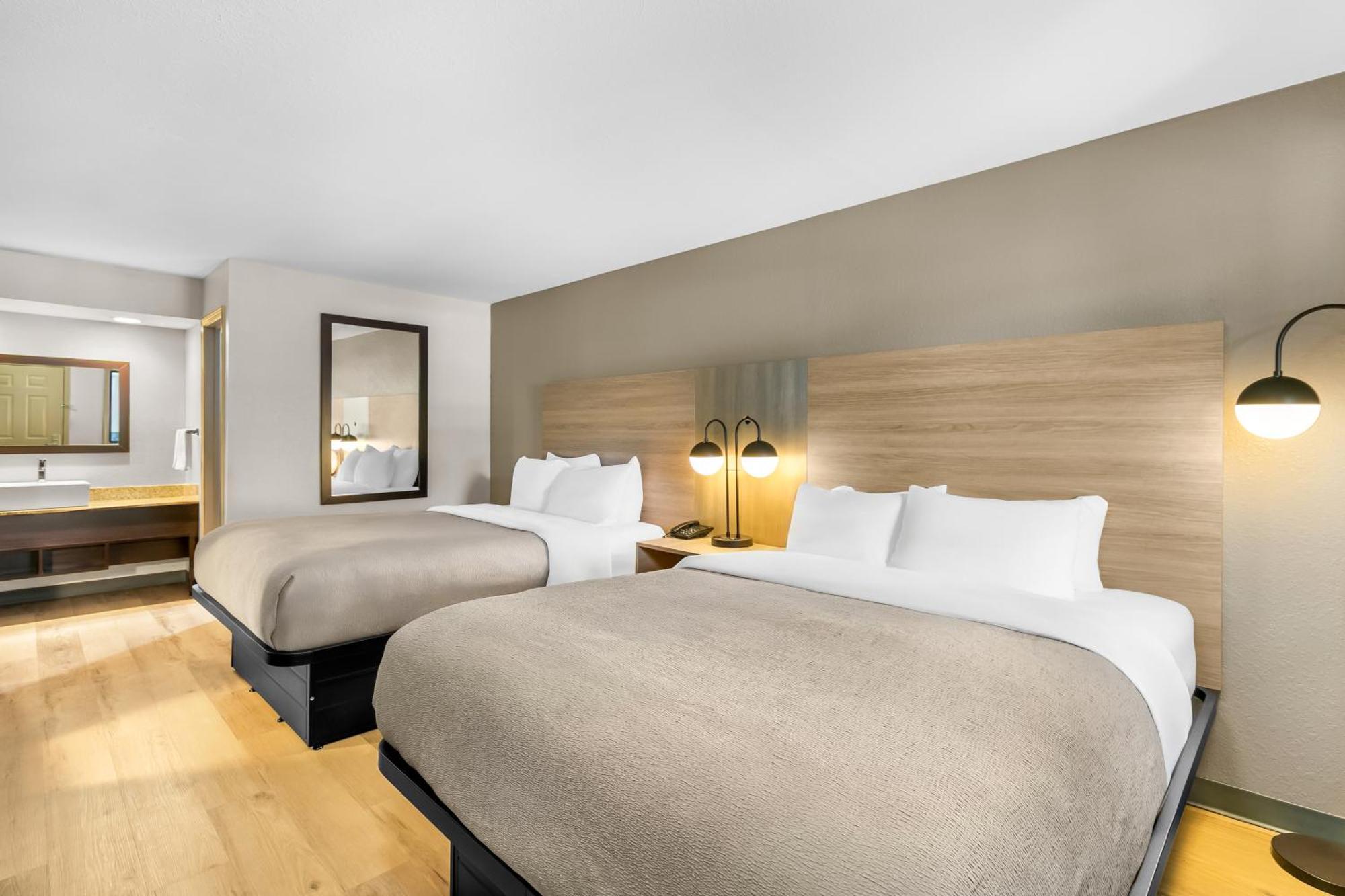 Quadruple Room Two Queen Beds Non Smoking