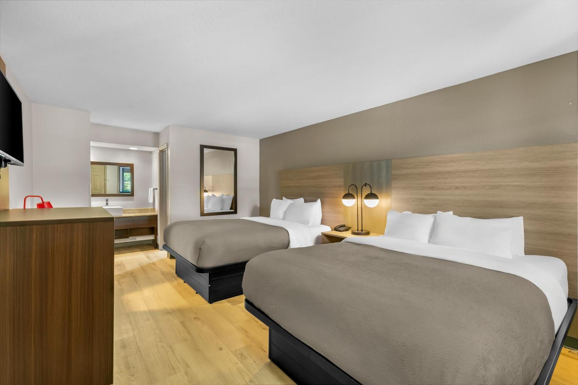 Quadruple Room Two Queen Beds Non Smoking