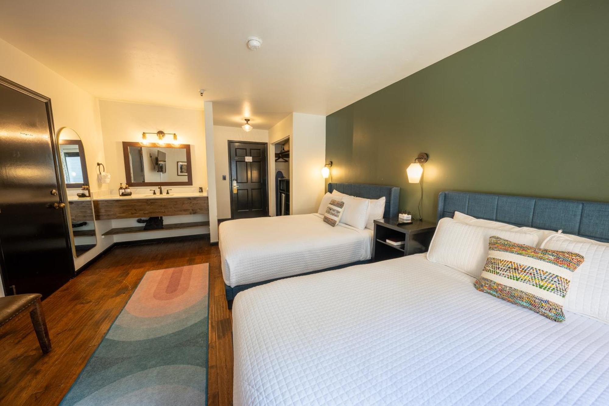 Queen Room