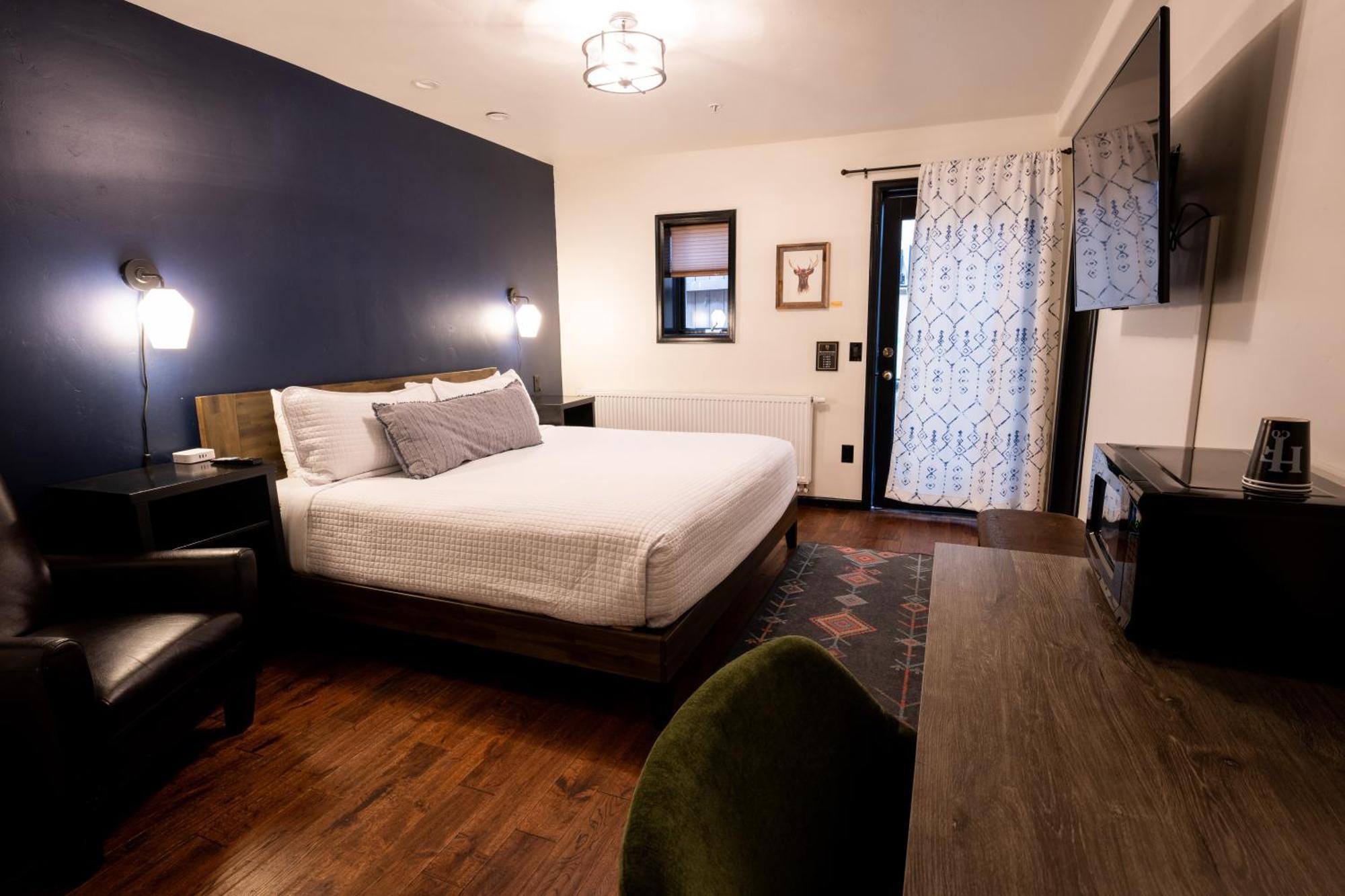 Standard King Room