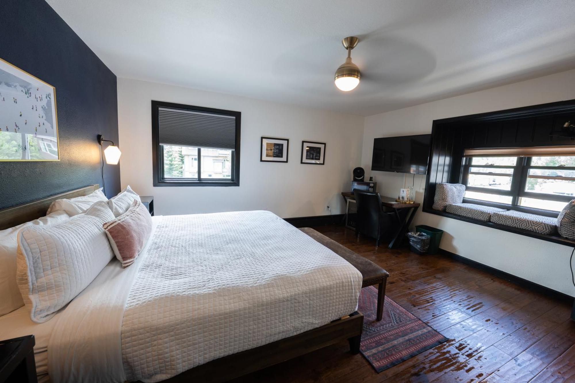 Standard King Room