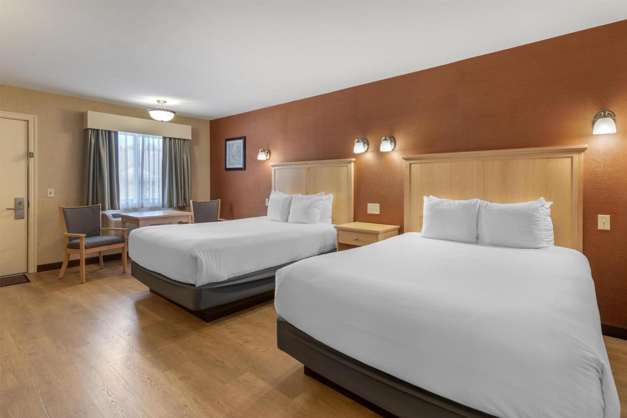 Queen Room Two Queen Beds Pet Friendly or Non-Smoking