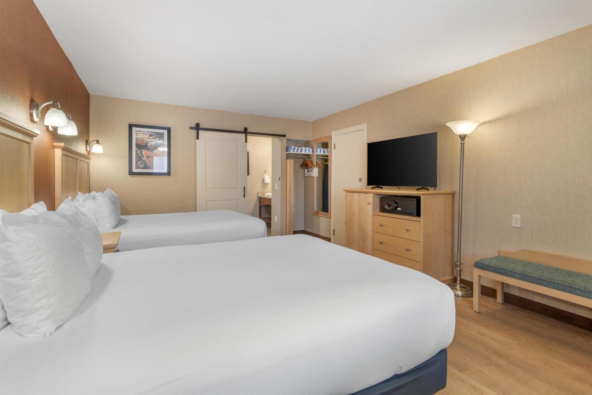 Queen Room Two Queen Beds Pet Friendly or Non-Smoking