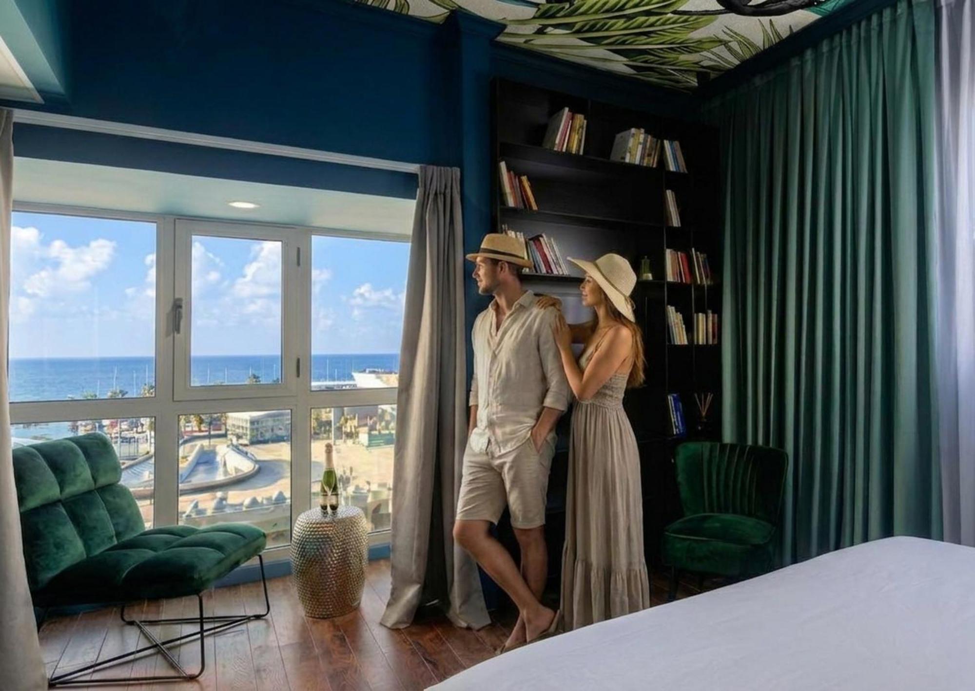 Deluxe Double or Triple Sea Views