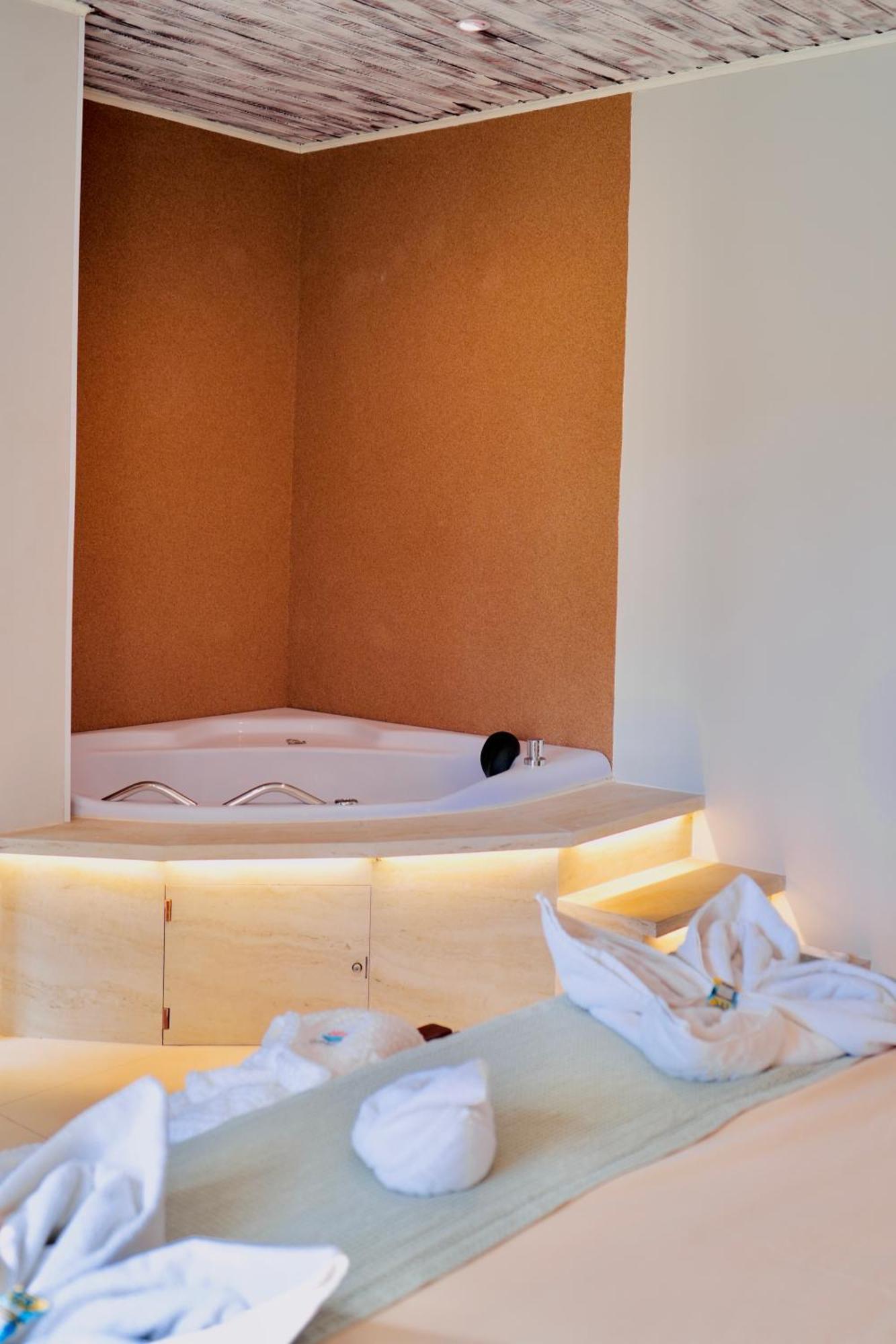 King Room Spa Bath