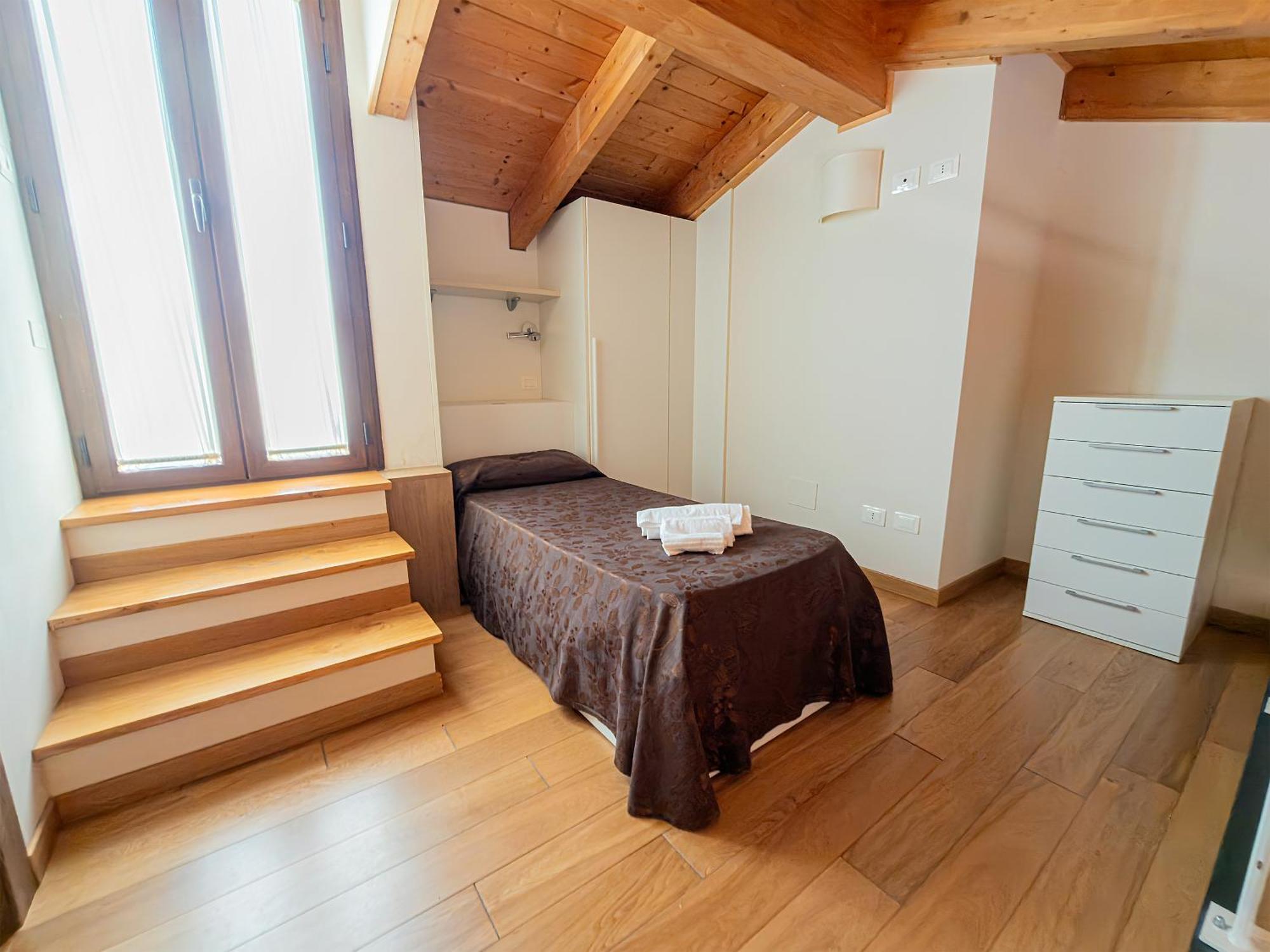 One-Bedroom Apartment Split Level