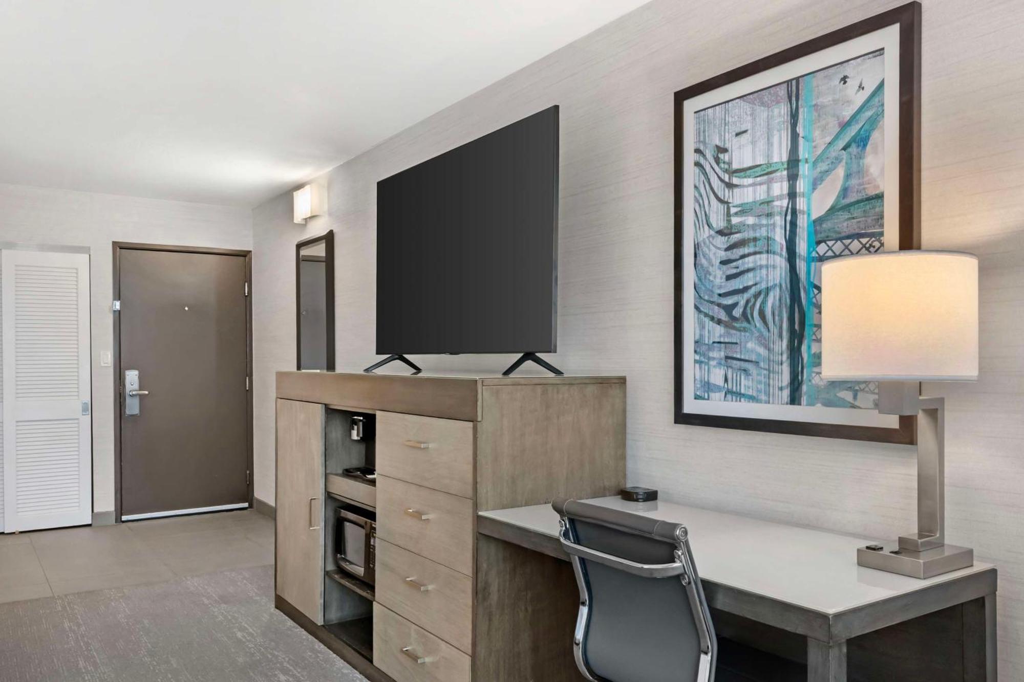 Queen Room Two Queen Beds Roll Shower Pet Friendly or Disability Access or Non-Smoking
