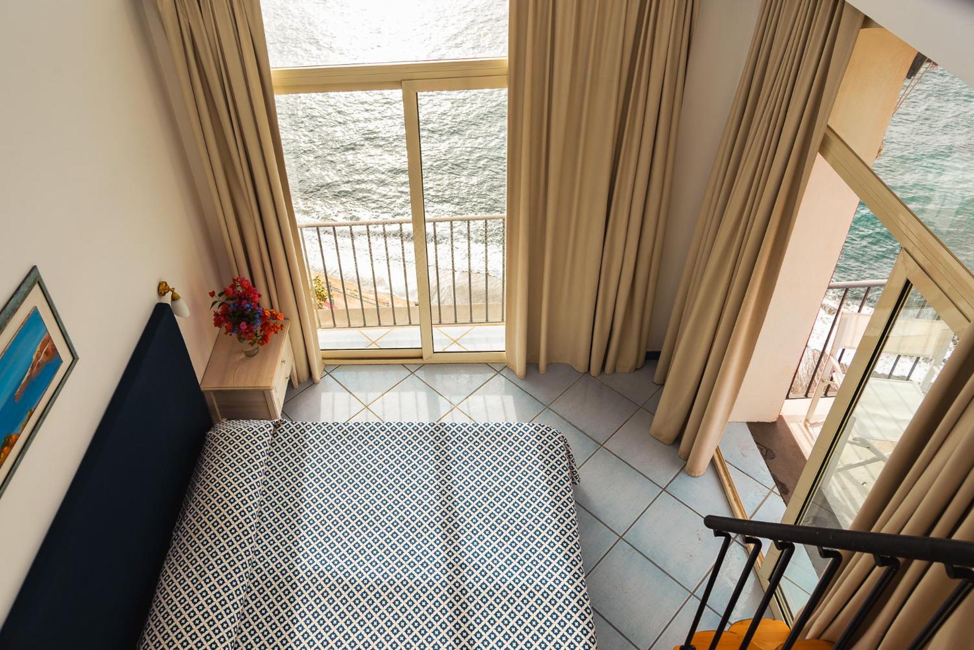 Quadruple Room Split Level