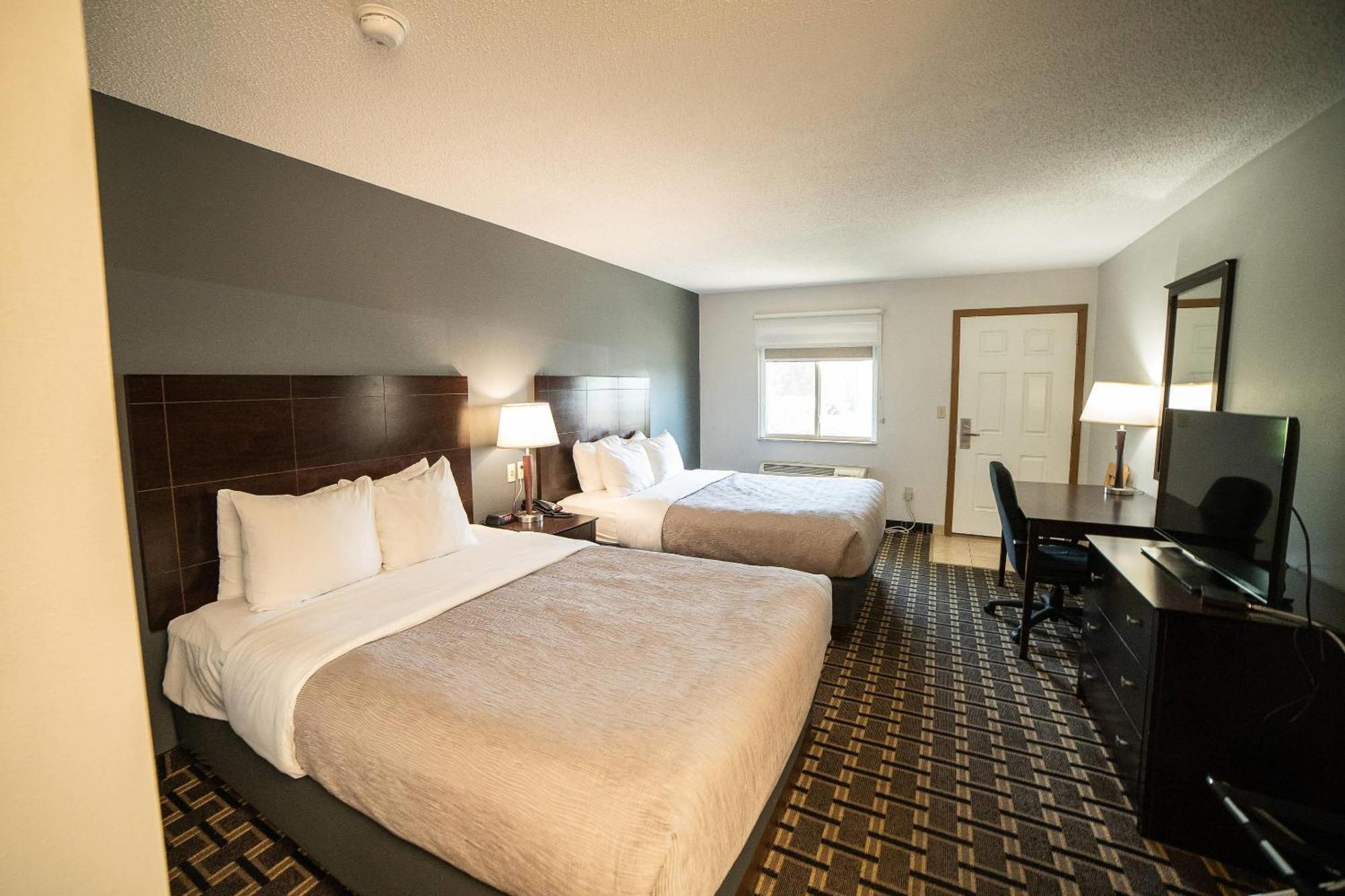 Queen Room Two Queen Beds Non-Smoking