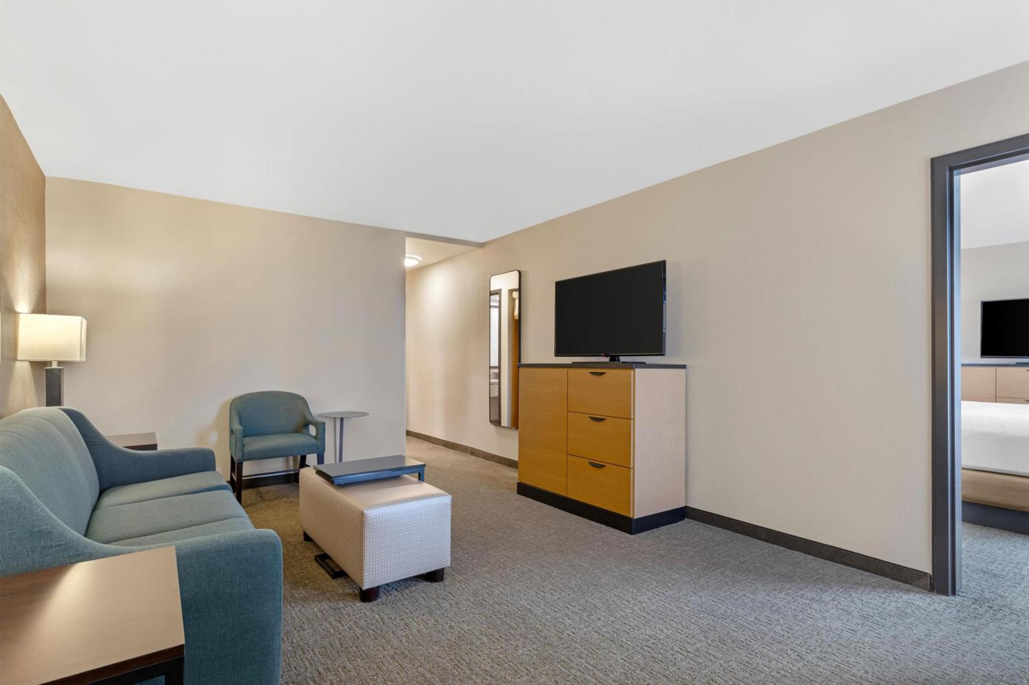 Superior King Suite