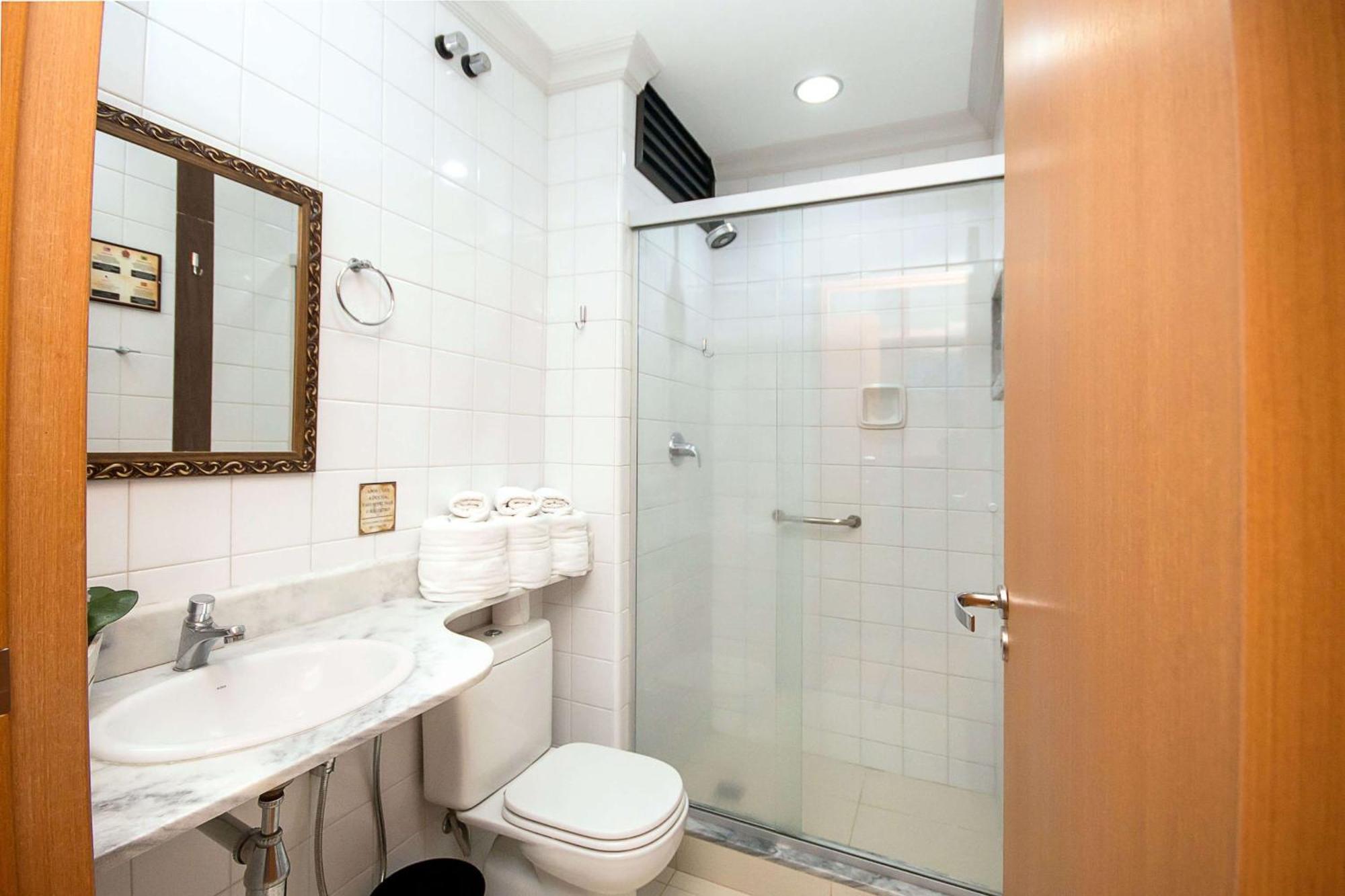 Quarto Duplo com Varanda 2 Camas de Solteiro