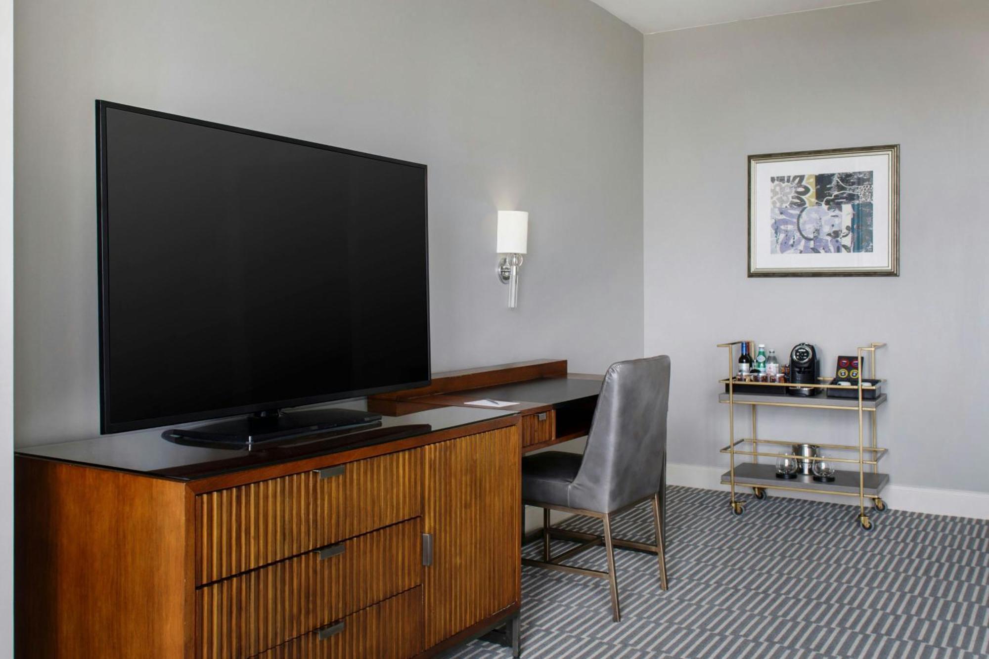 Ambassador Suite City View